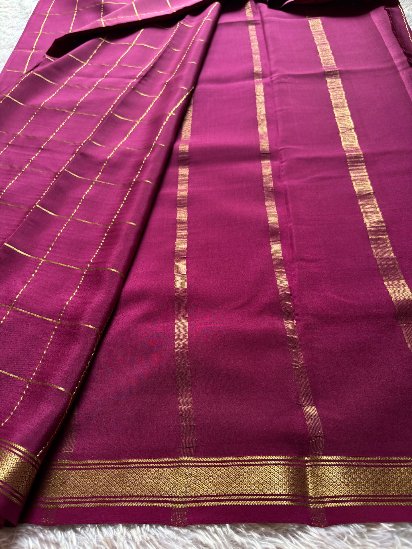Apoorva : Solid Deep magenta