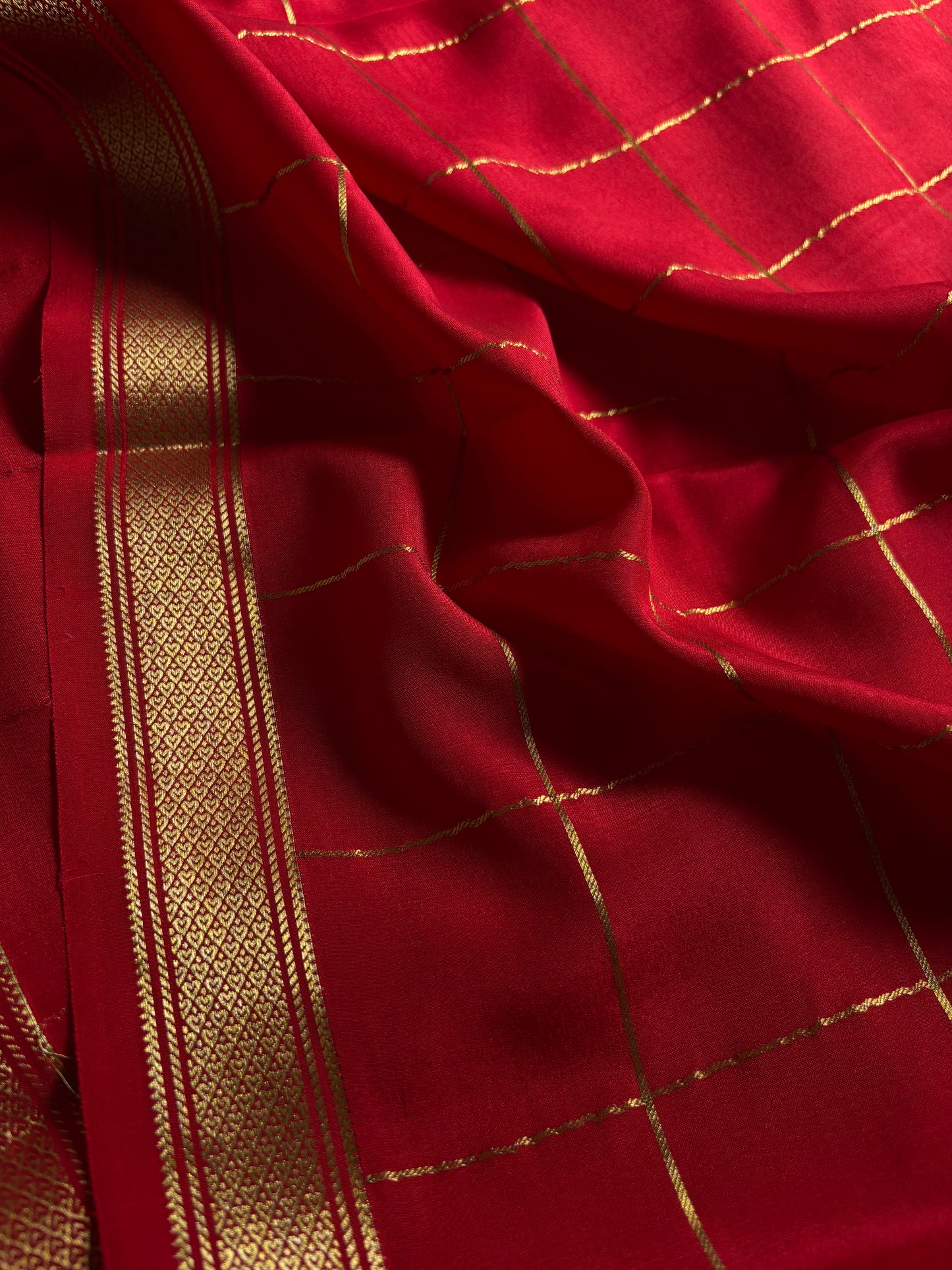Apoorva : Solid Red