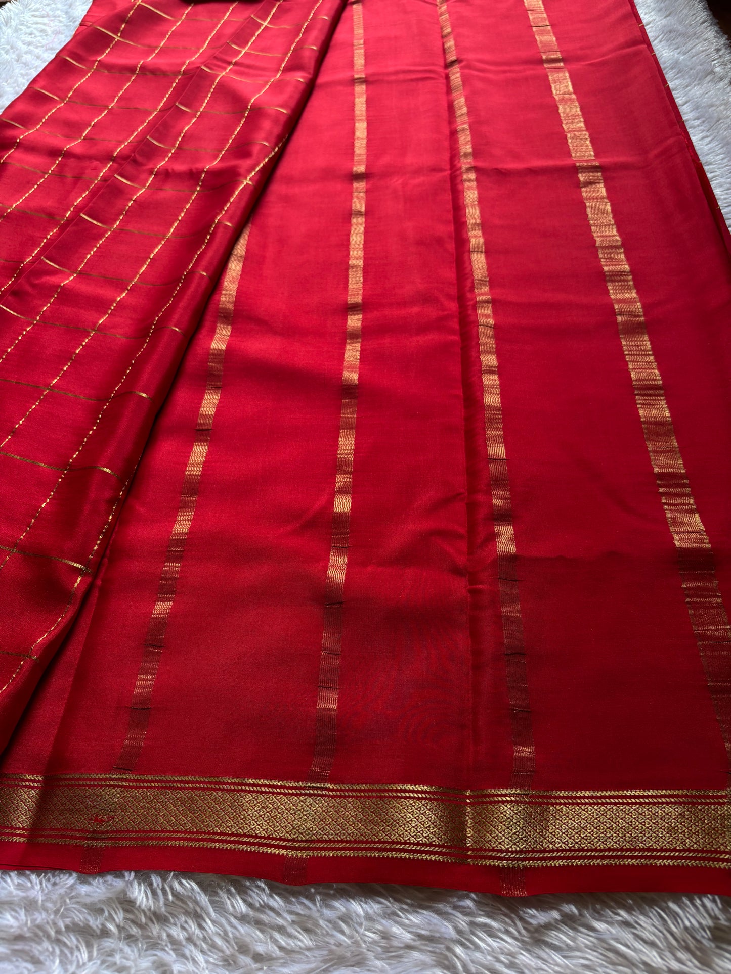 Apoorva : Solid Red