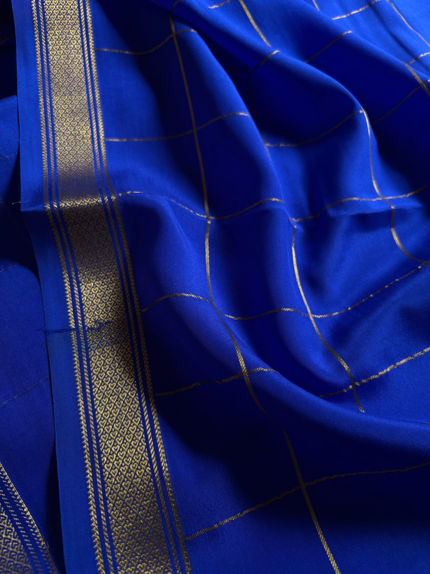 Apoorva : Solid Royal blue