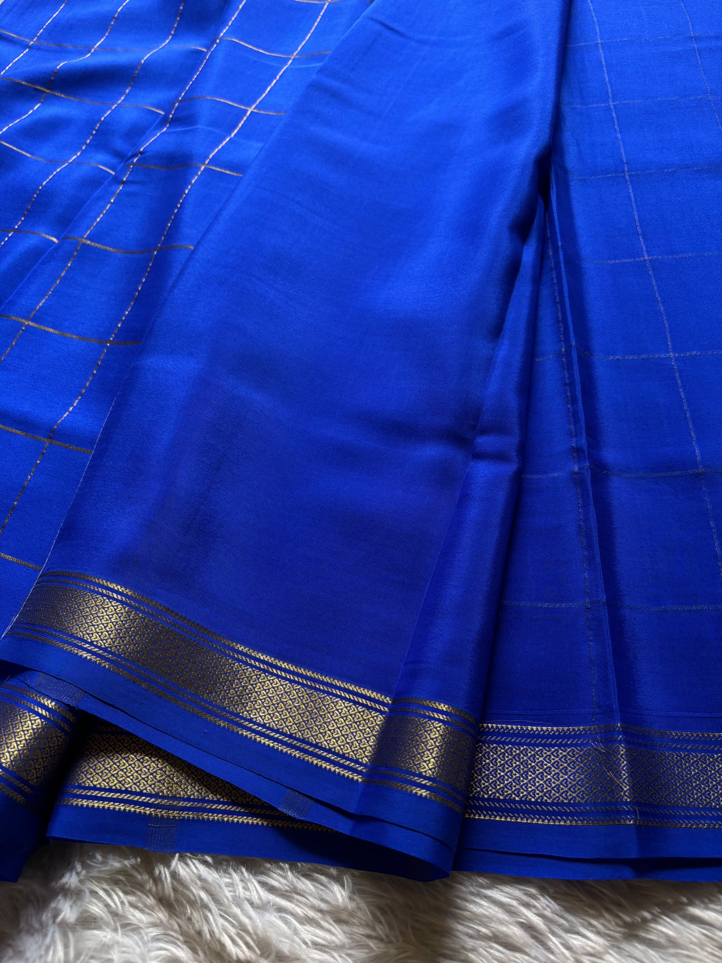Apoorva : Solid Royal blue