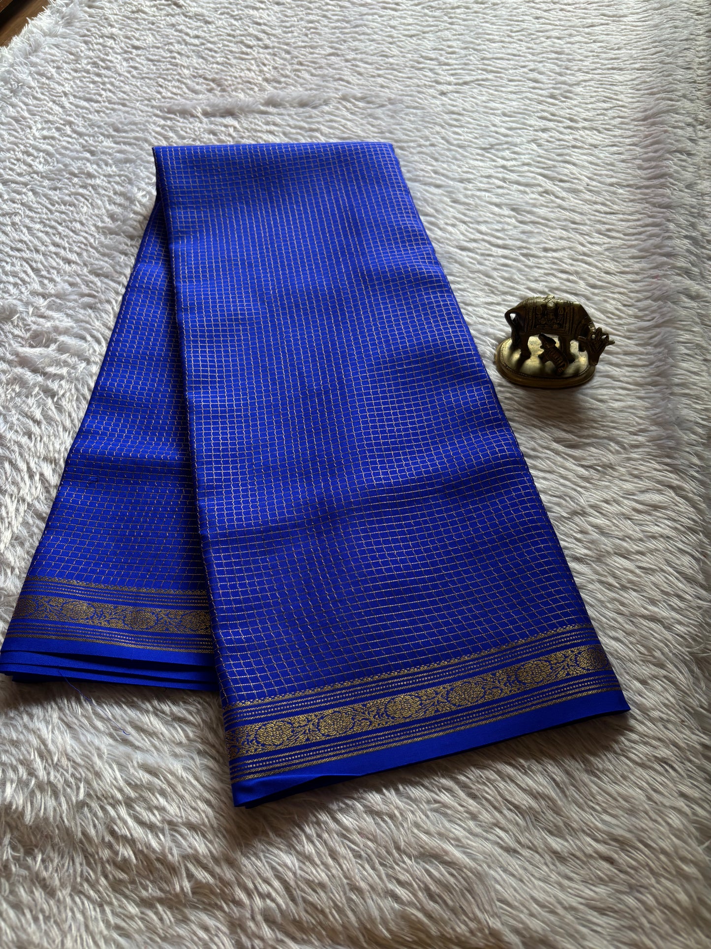 Aparna : Solid Royal blue