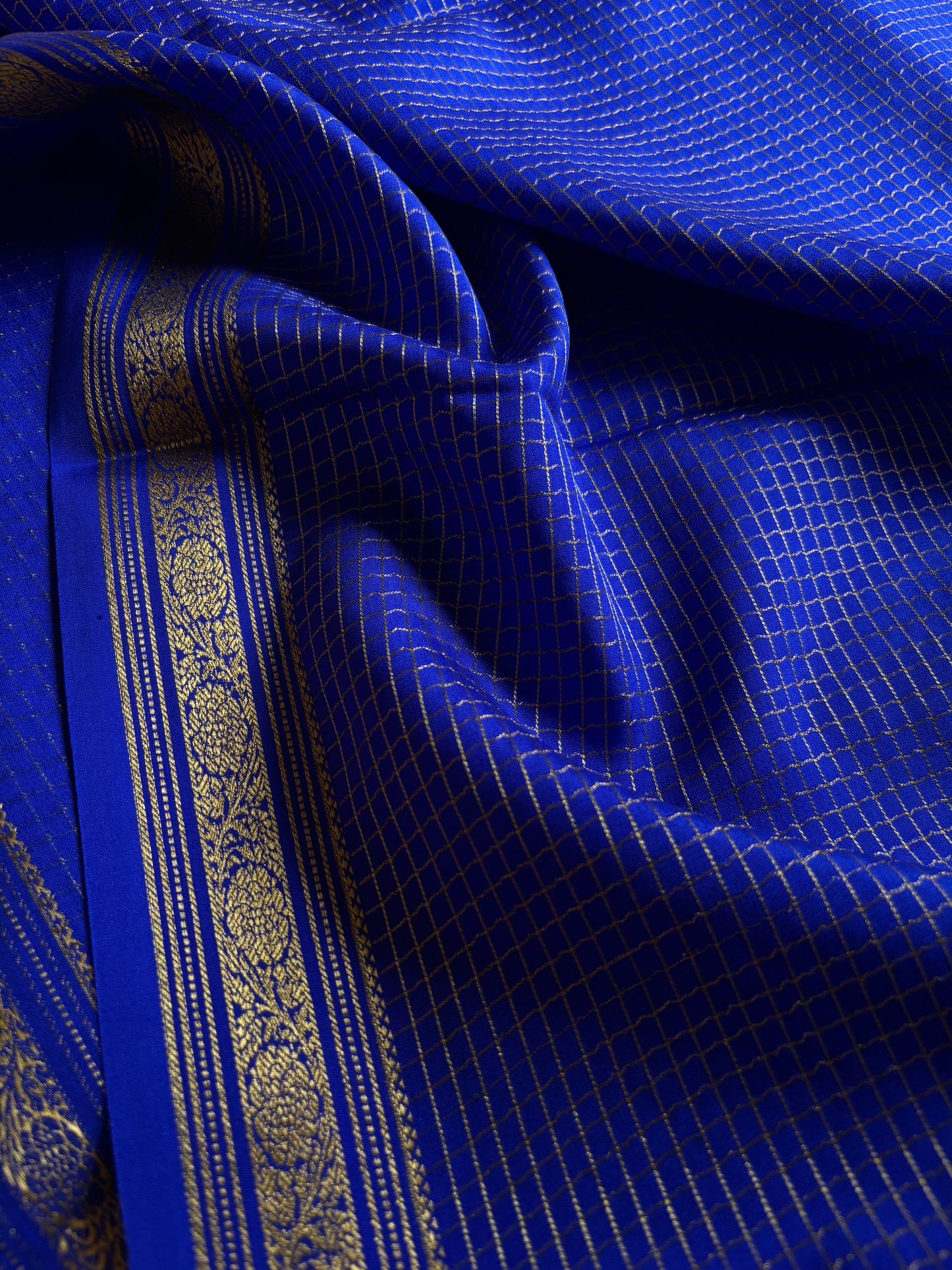 Aparna : Solid Royal blue