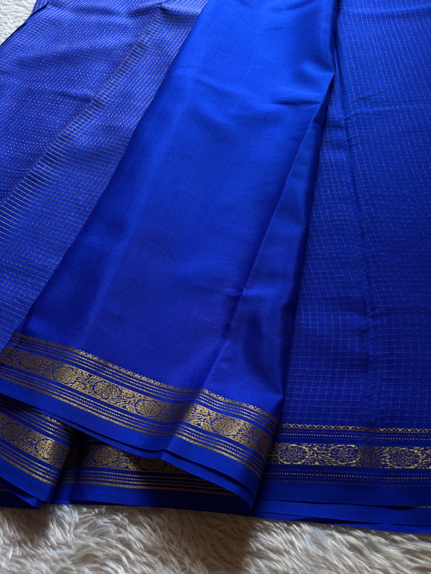 Aparna : Solid Royal blue
