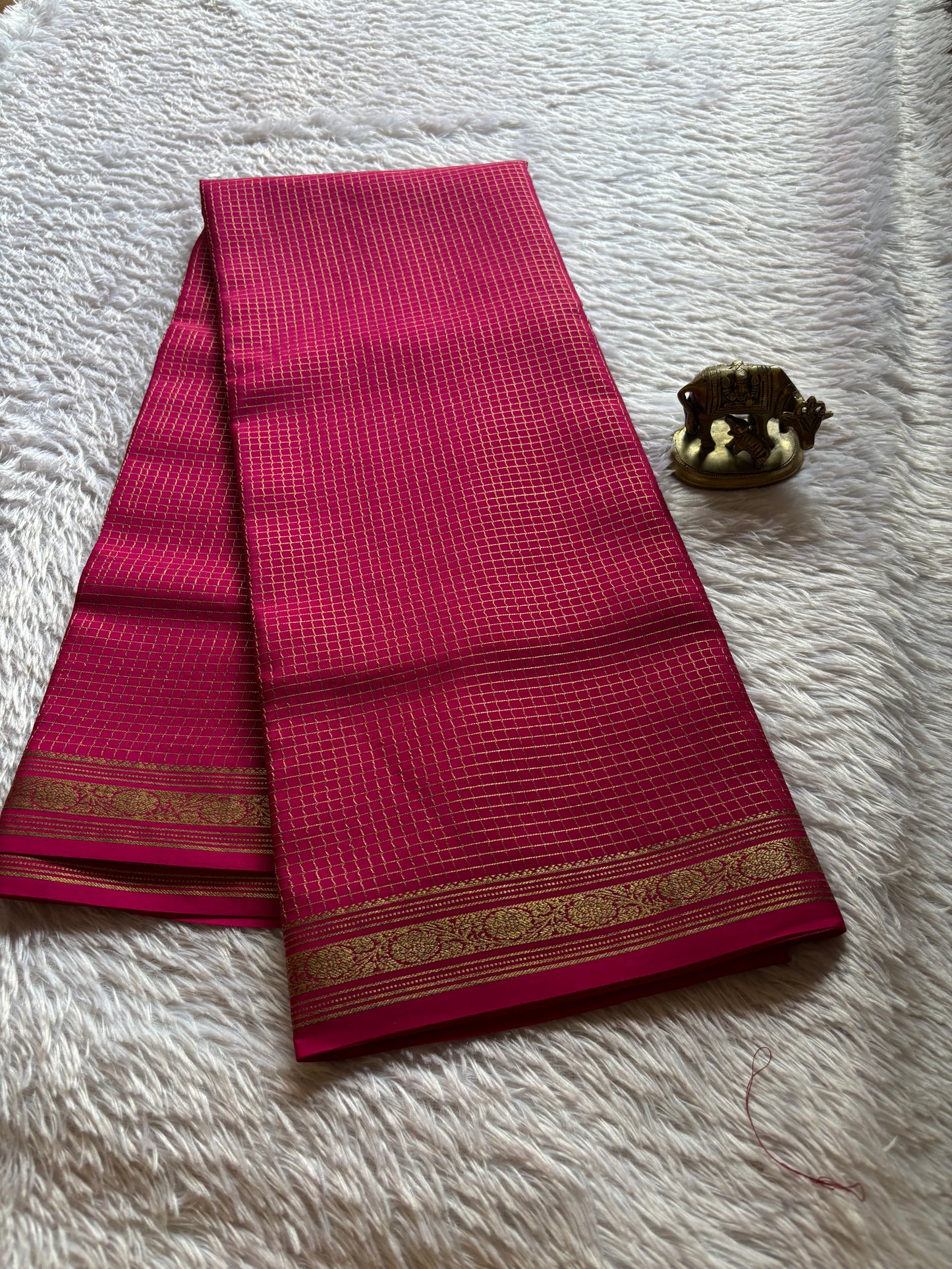 Aparna : Solid Rani pink