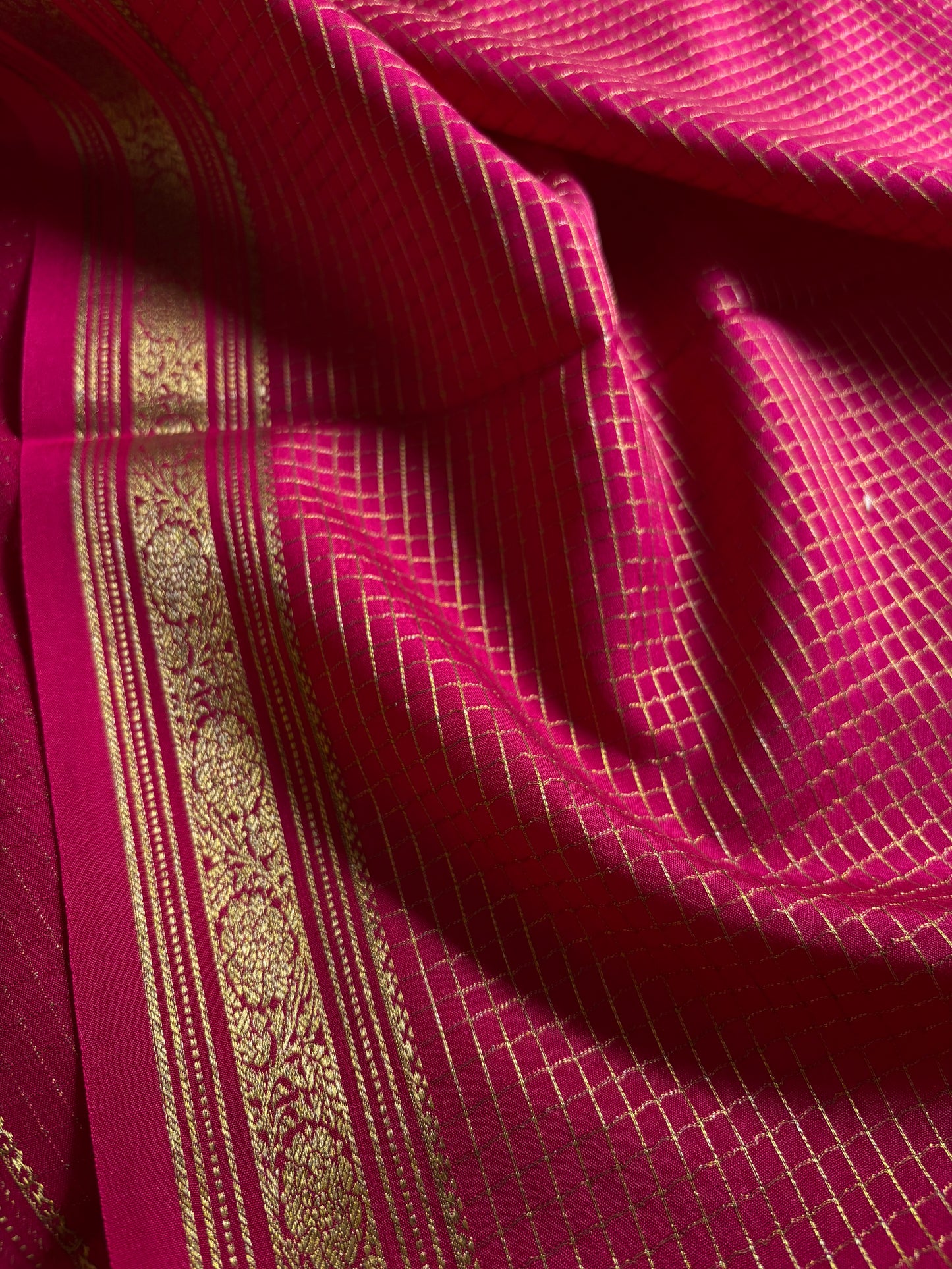 Aparna : Solid Rani pink