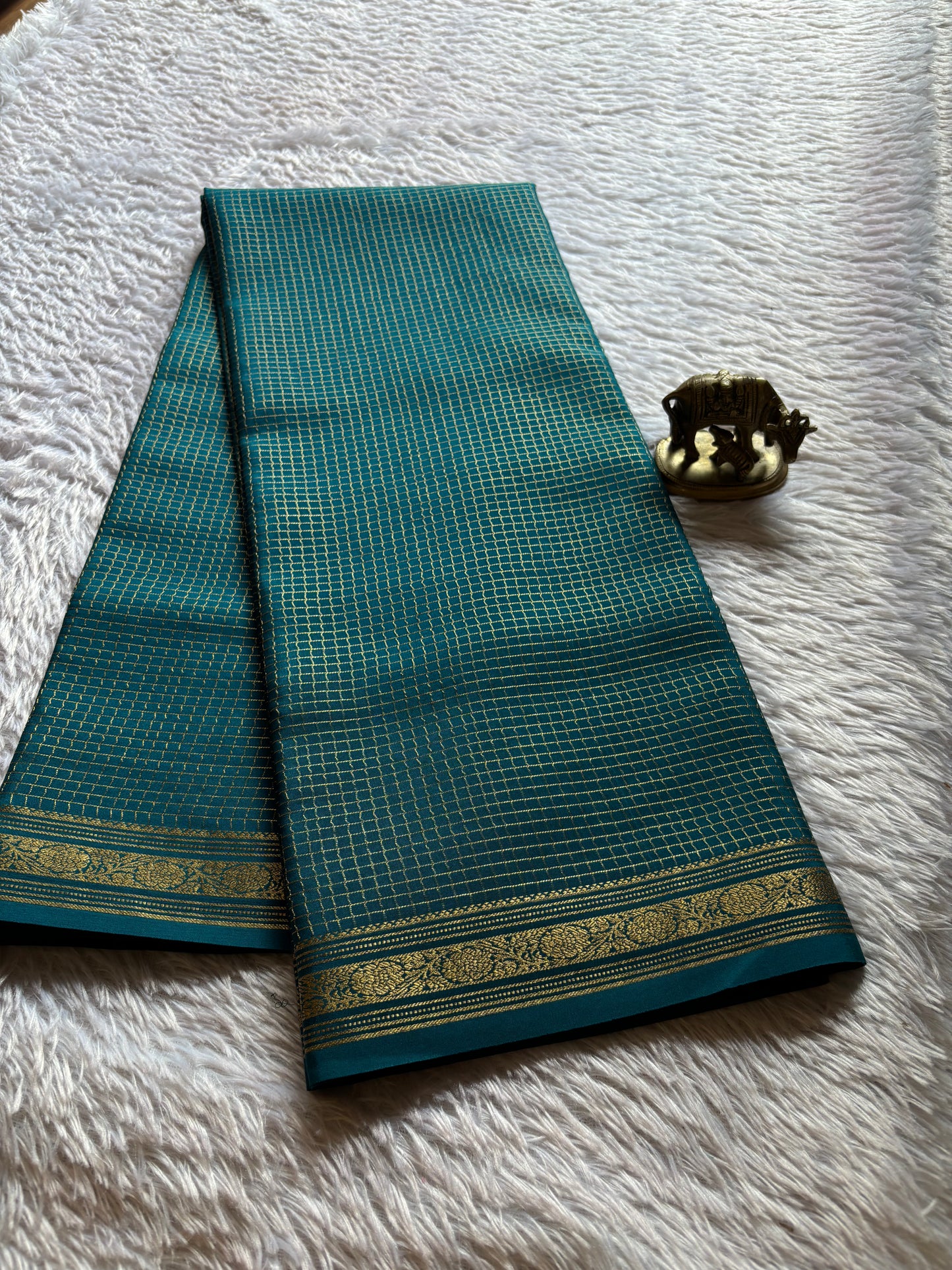 Aparna : Solid Peacock blue