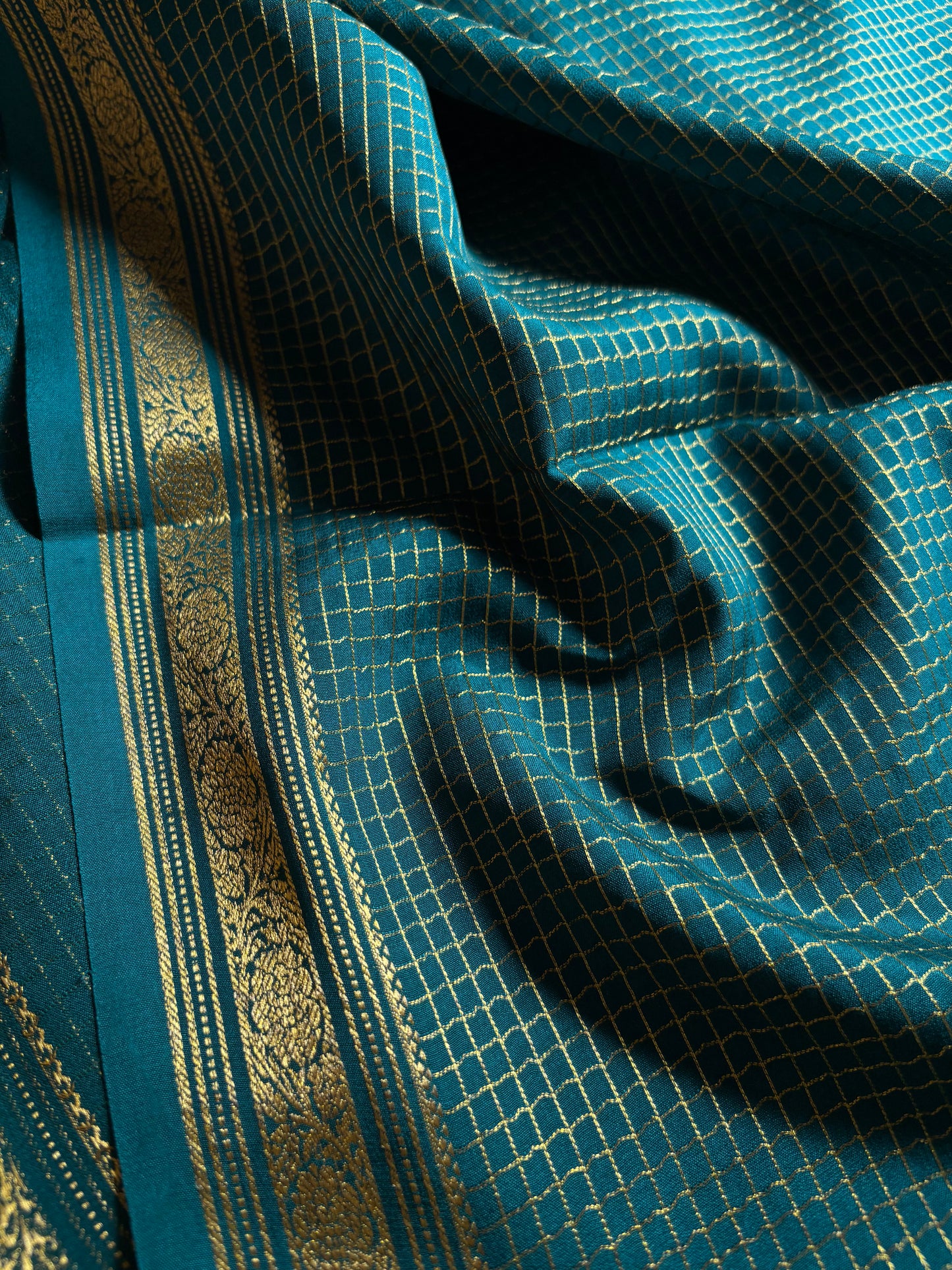 Aparna : Solid Peacock blue
