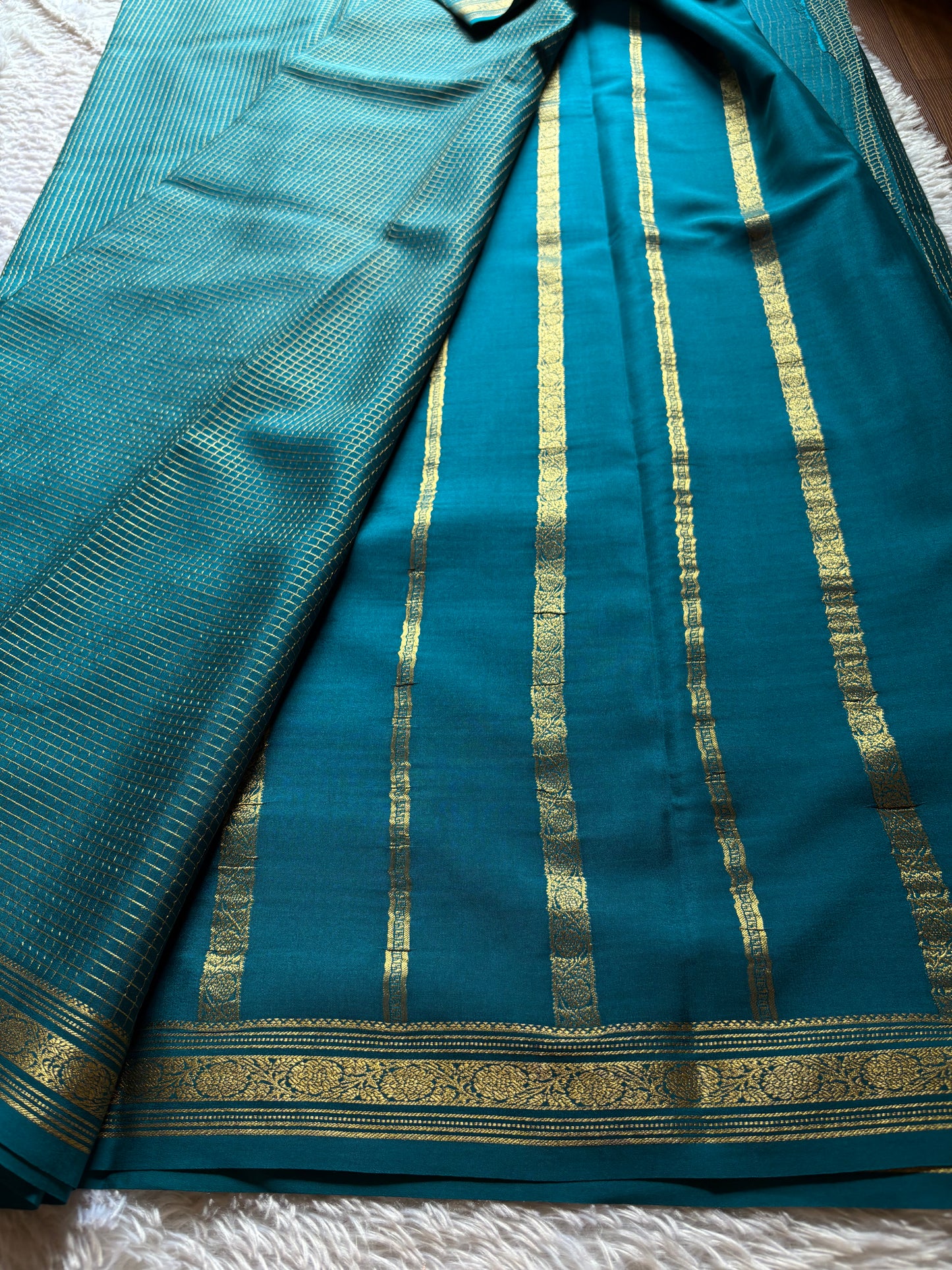 Aparna : Solid Peacock blue