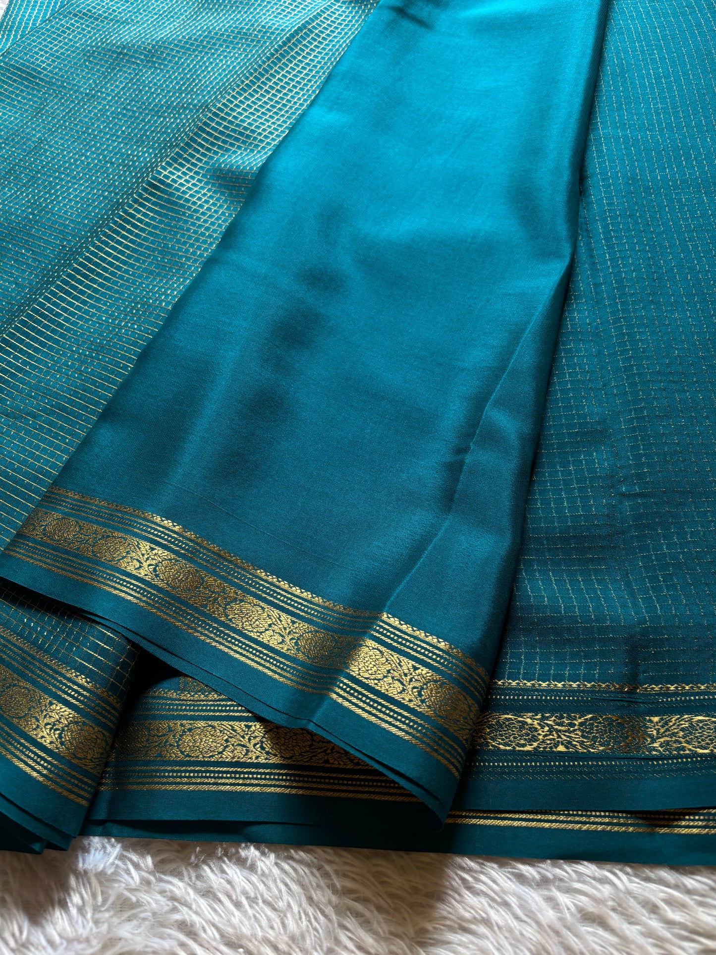 Aparna : Solid Peacock blue