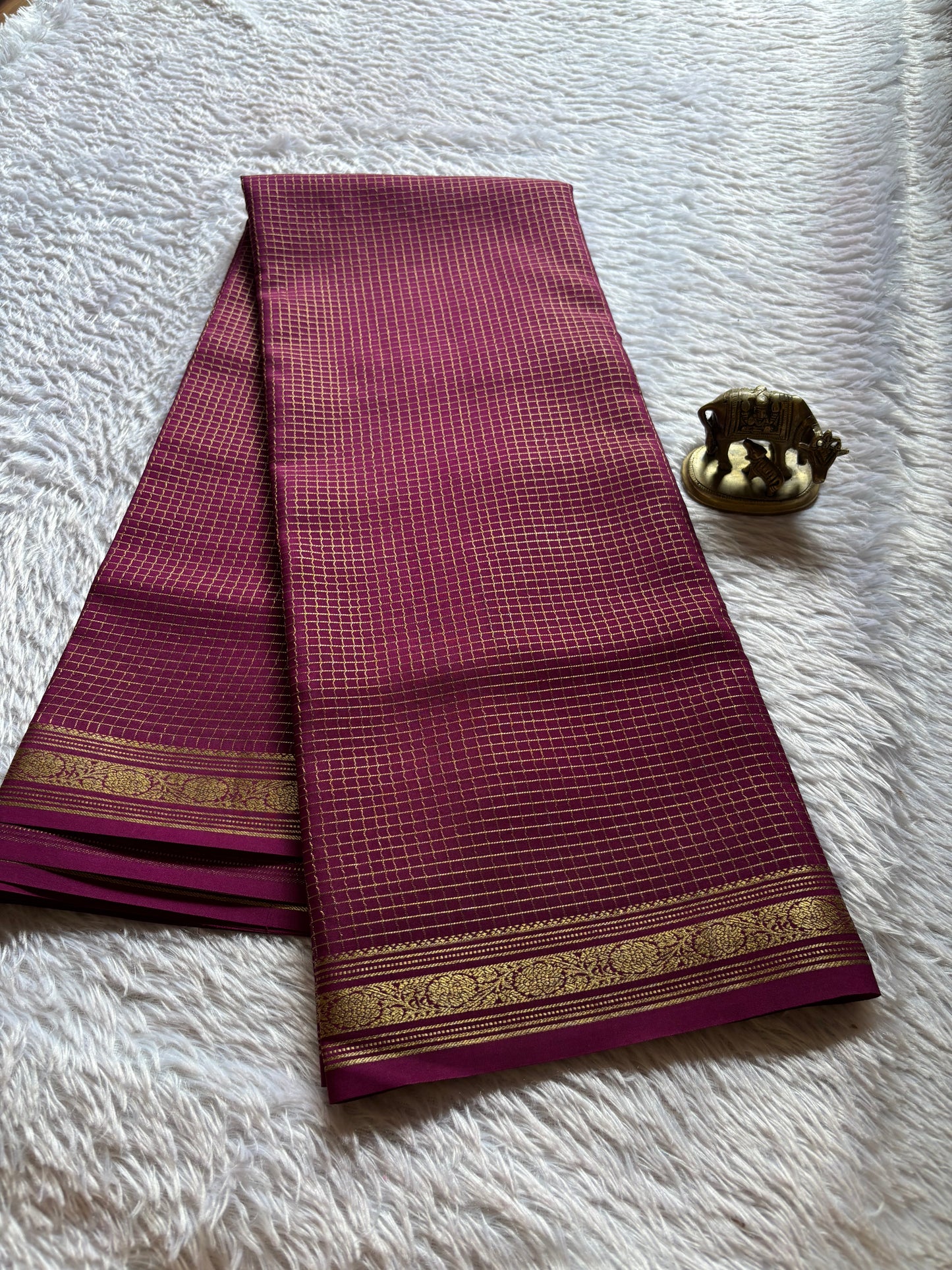 Aparna : Solid Deep magenta