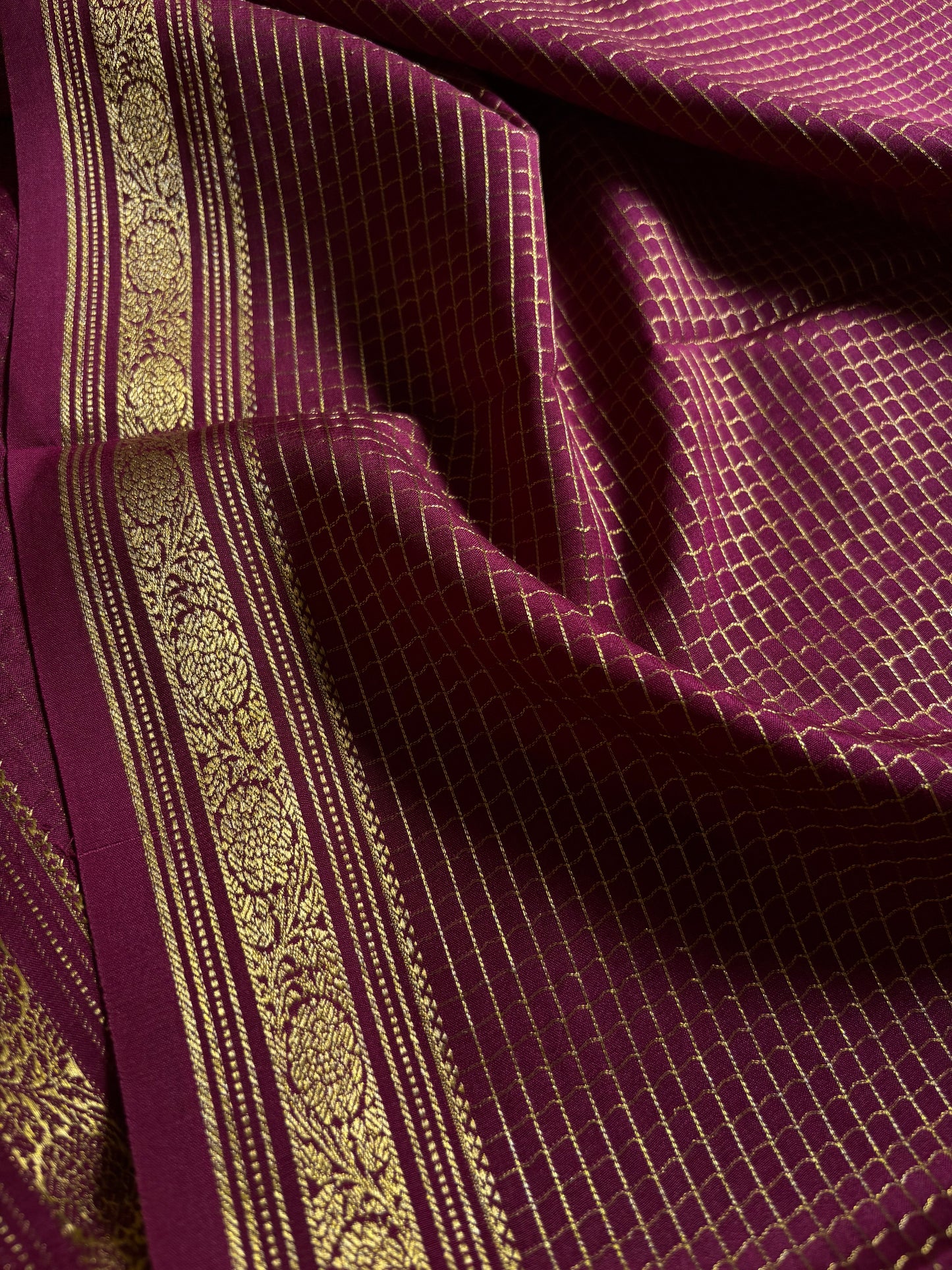 Aparna : Solid Deep magenta