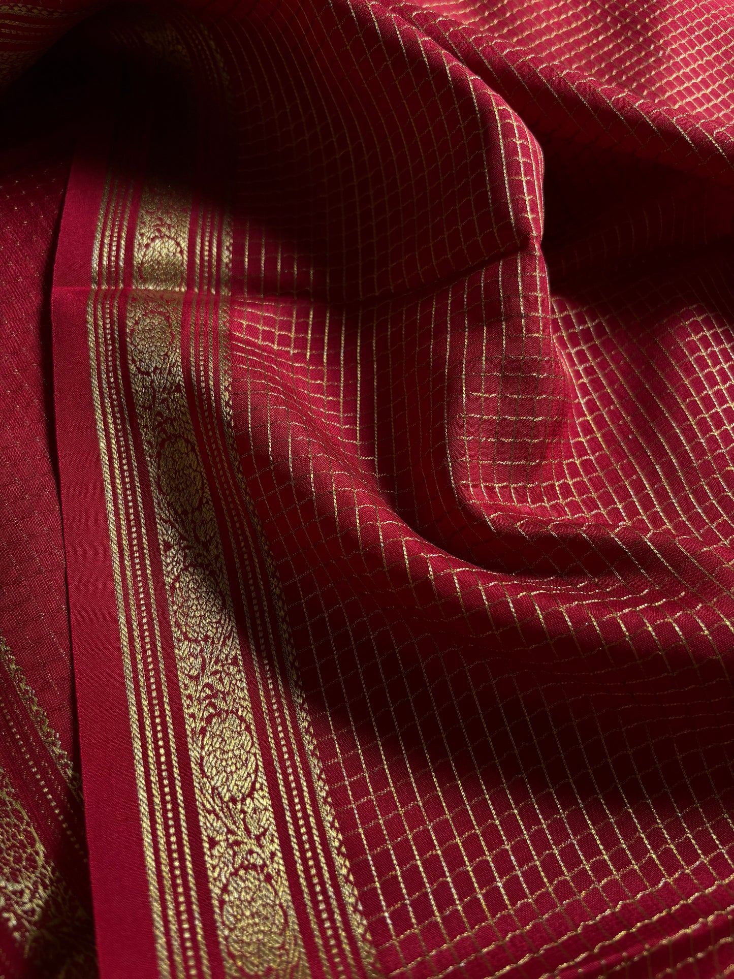 Aparna : Solid Dark red