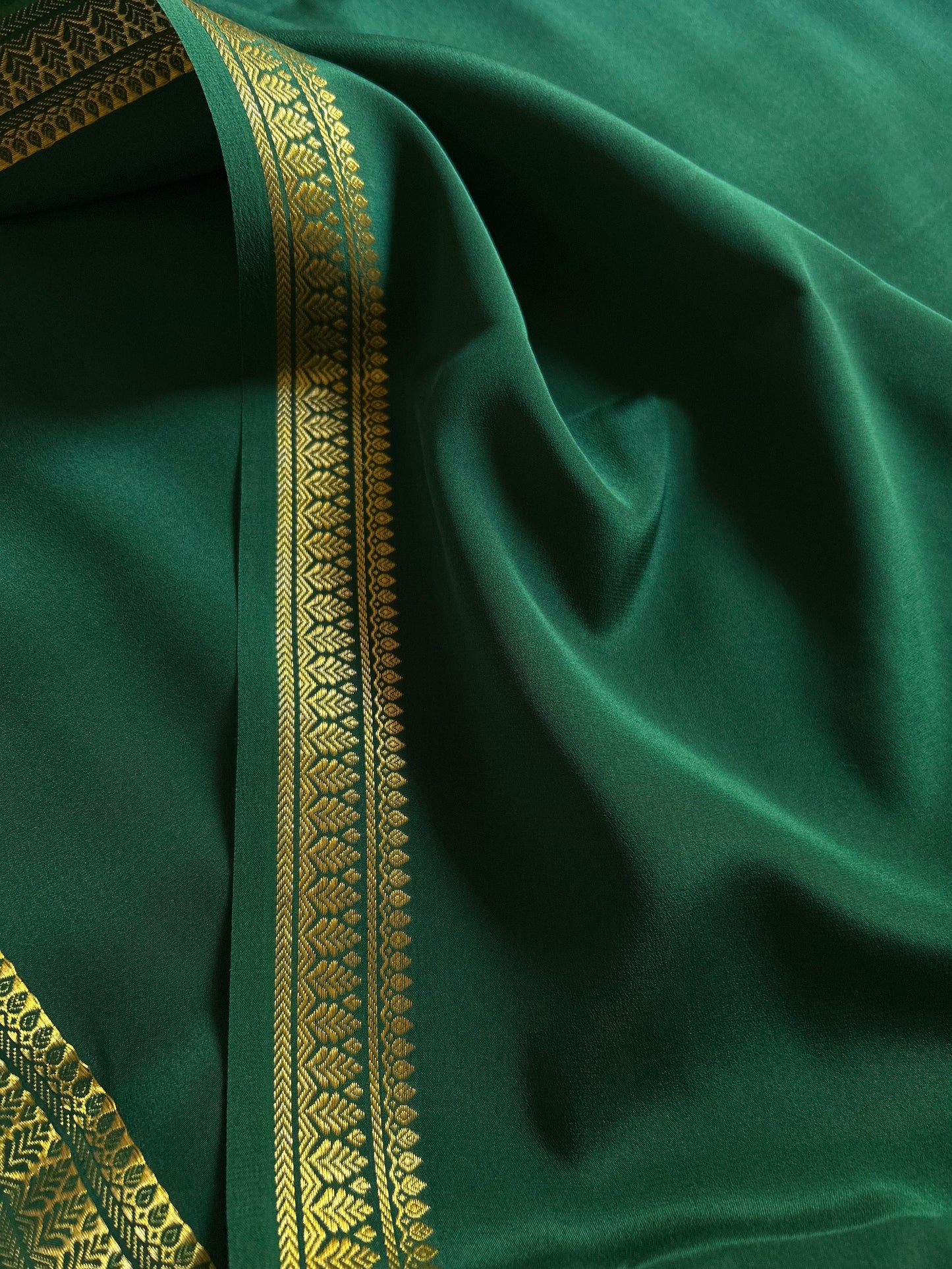 Jyothi : Solid Bottle green