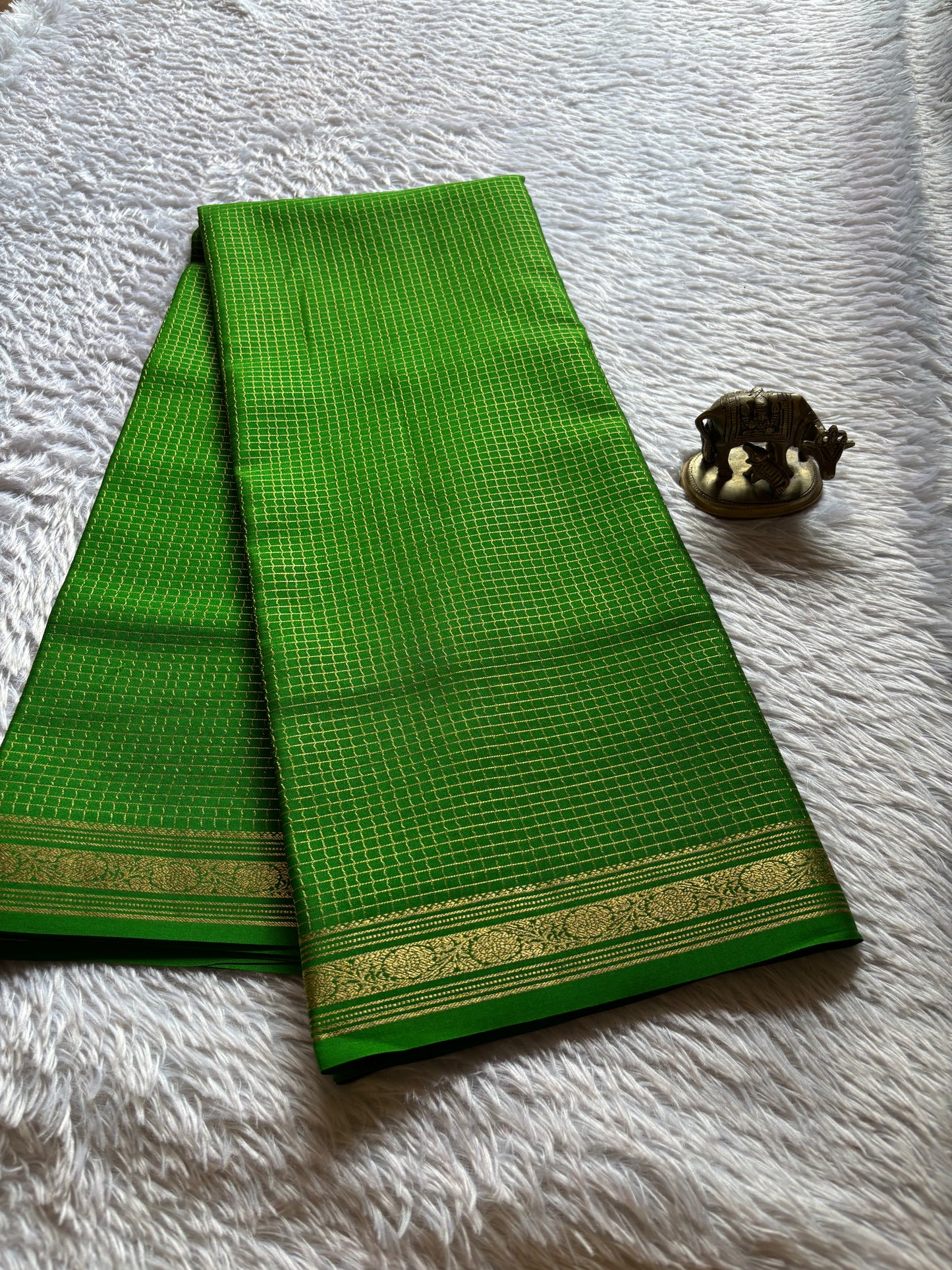 Aparna : Solid Parrot green