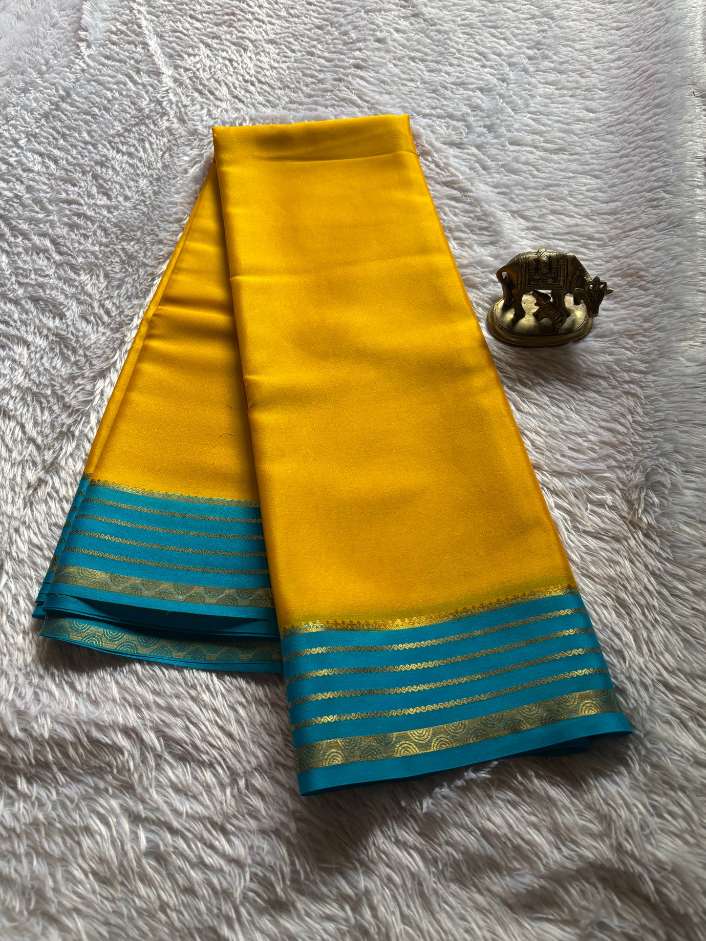 Rashmi (2D) : Golden yellow-ananda blue
