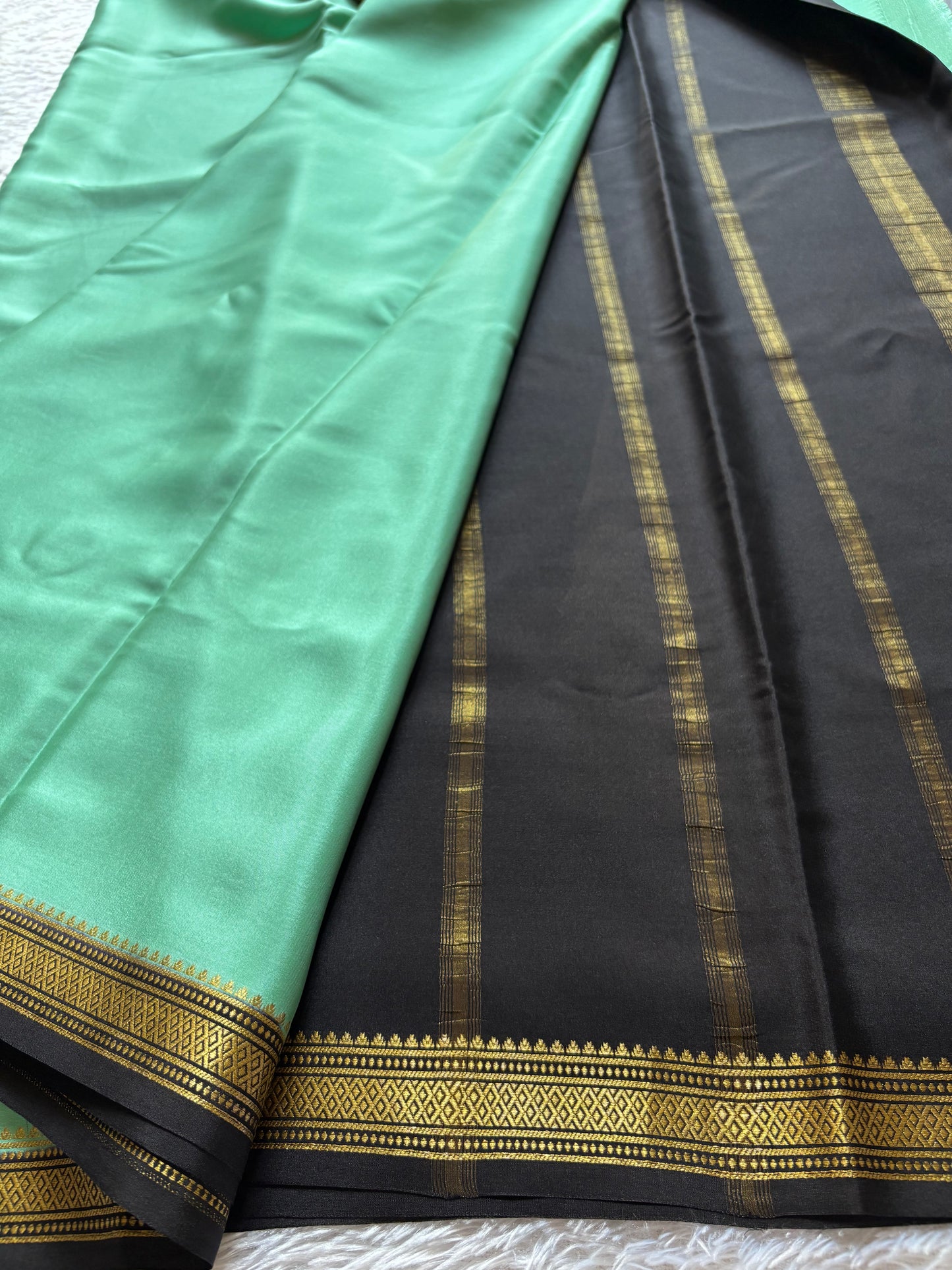 Preetha (2D) : Mint green-black