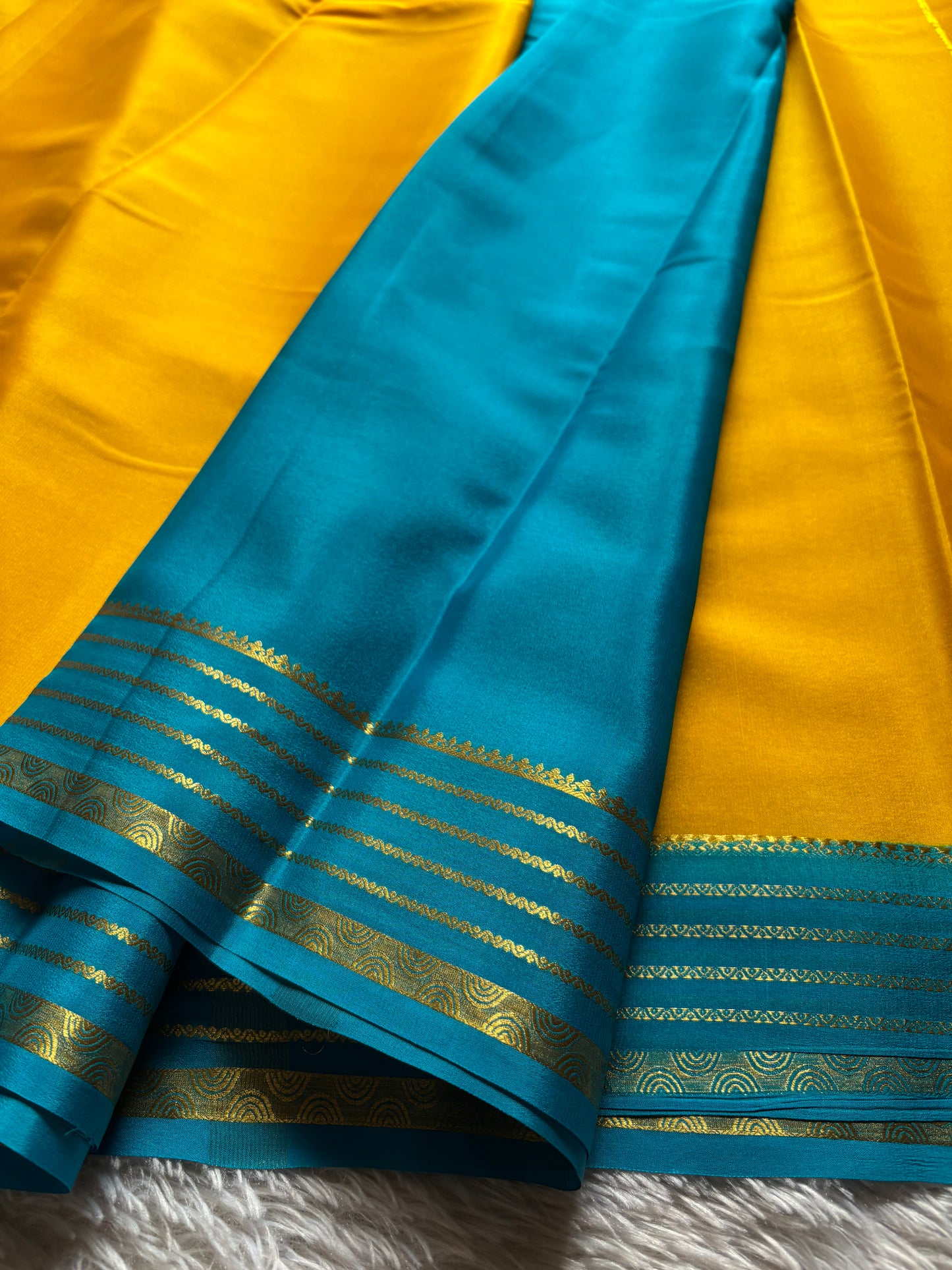 Rashmi (2D) : Golden yellow-ananda blue