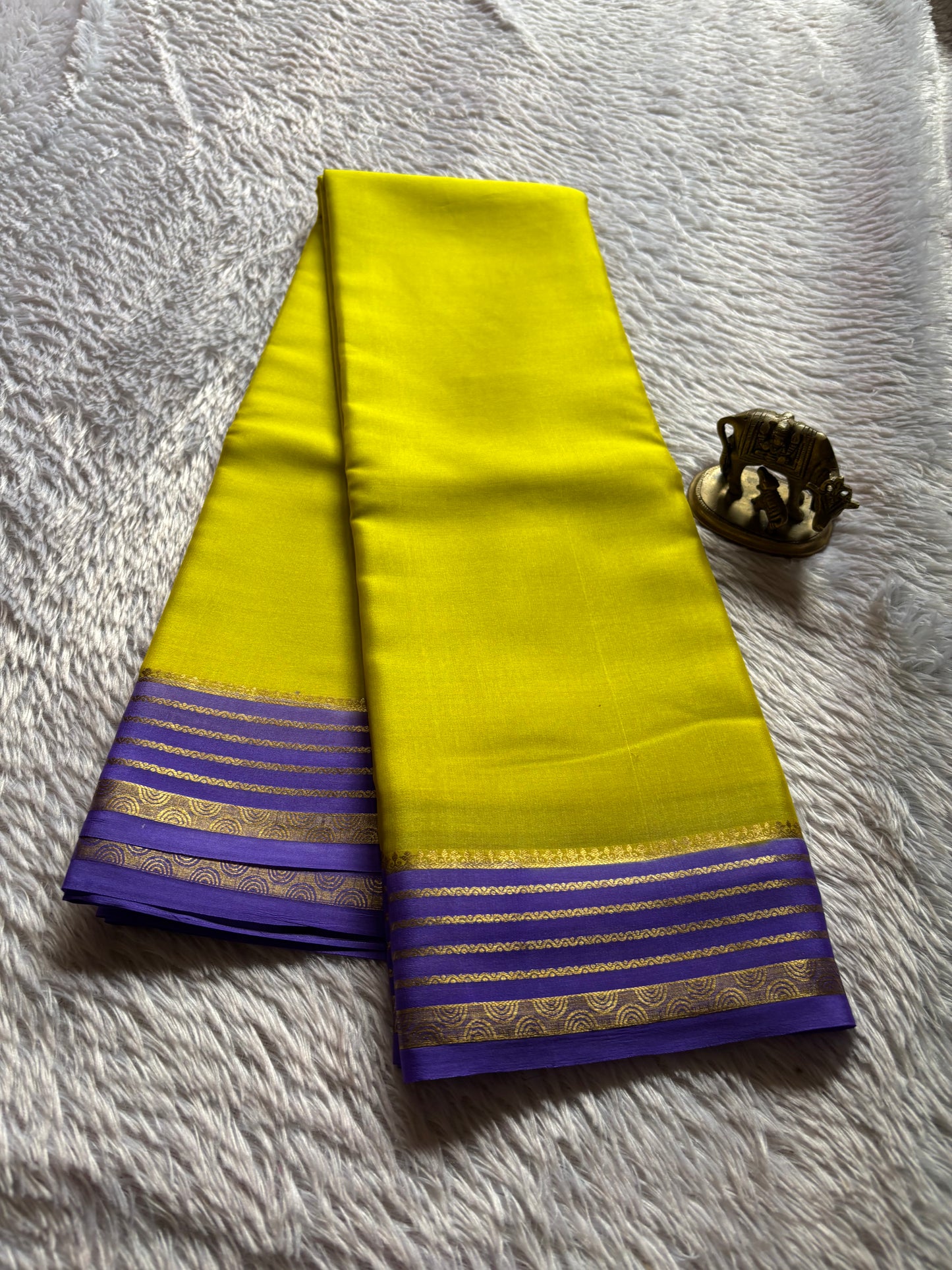 Rashmi (2D) : Lemon yellow-violet blue