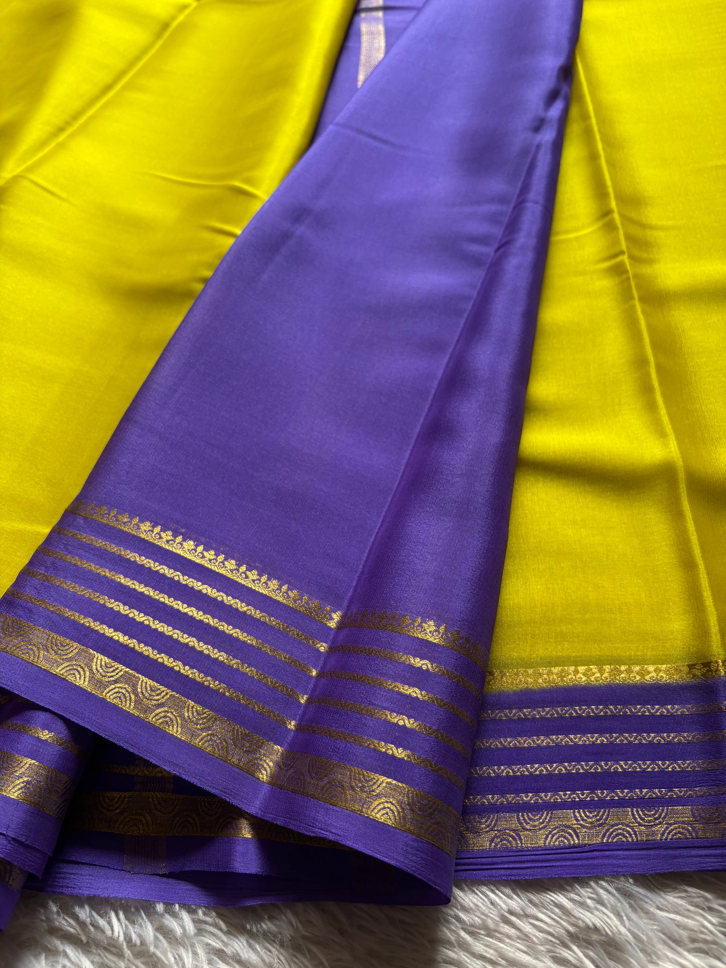 Rashmi (2D) : Lemon yellow-violet blue