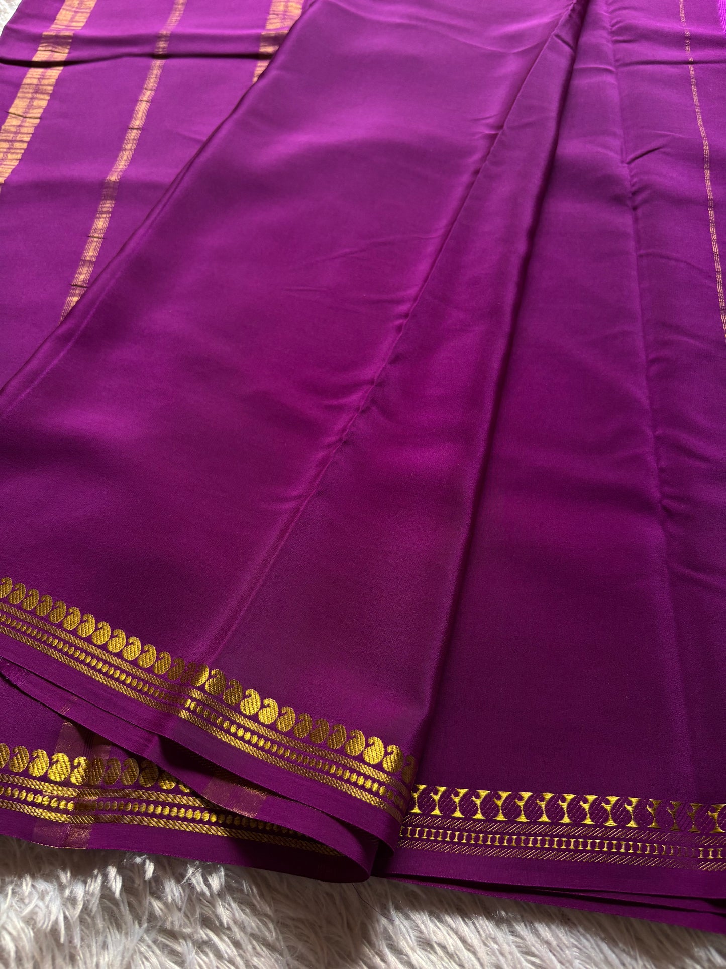 Nirmala : Solid Dark magenta