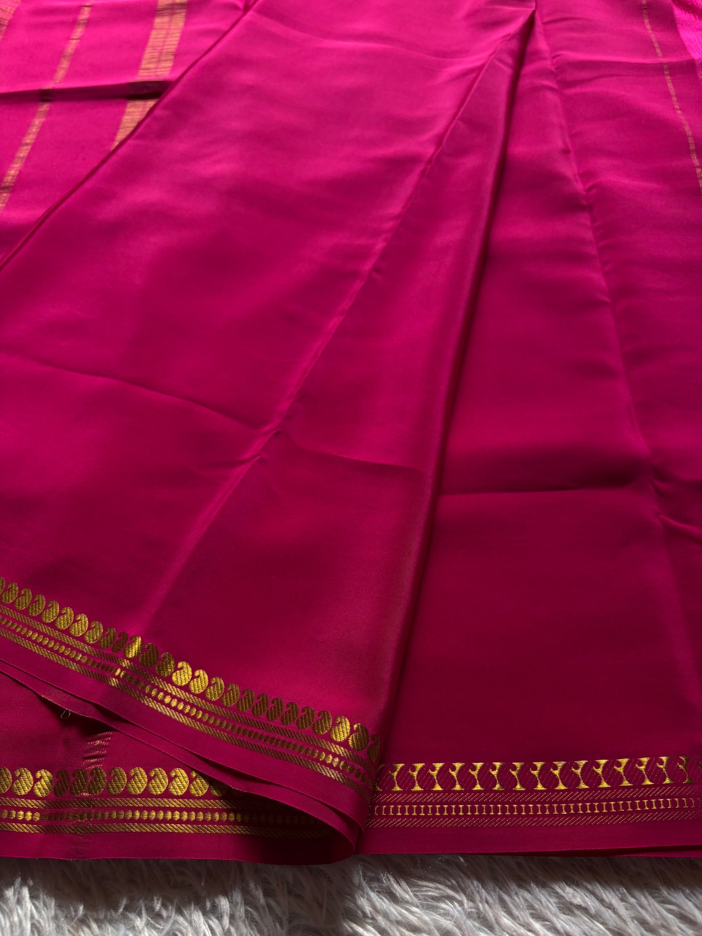 Nirmala : Solid Rani pink