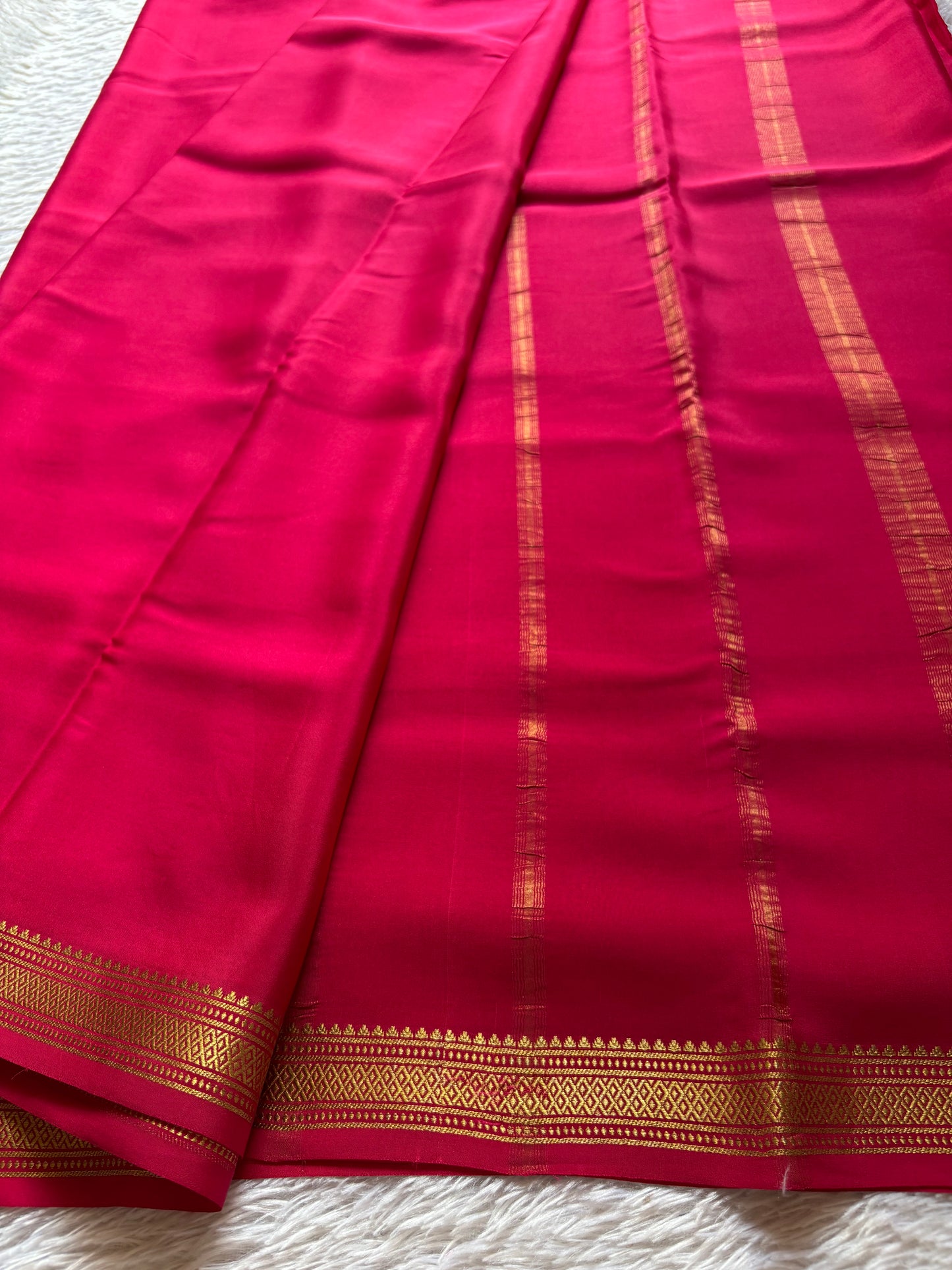 Preetha : Solid Reddish pink