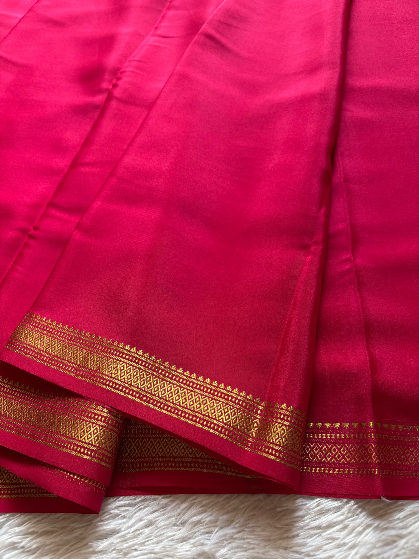 Preetha : Solid Reddish pink