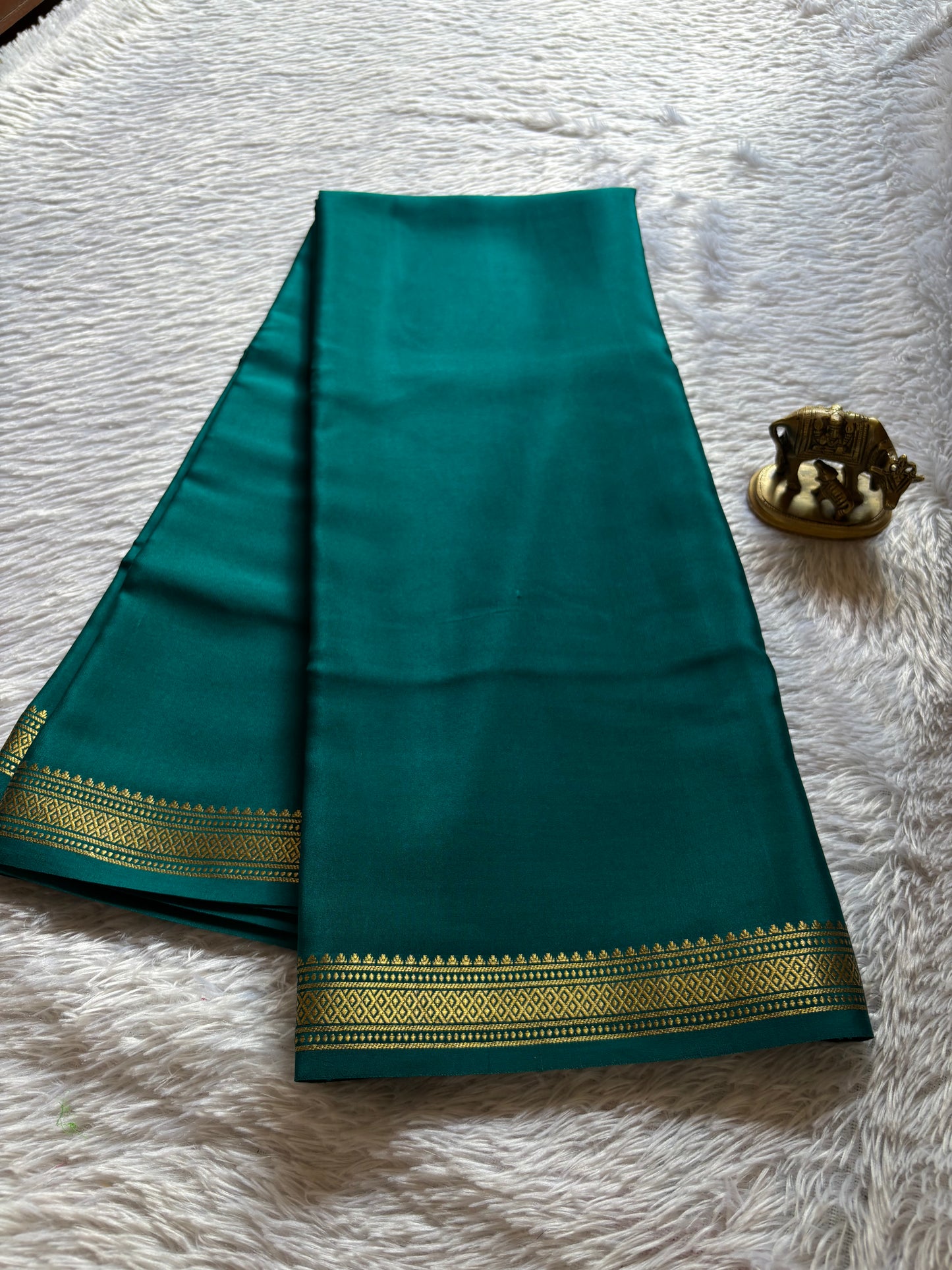 Preetha : Solid Peacock green