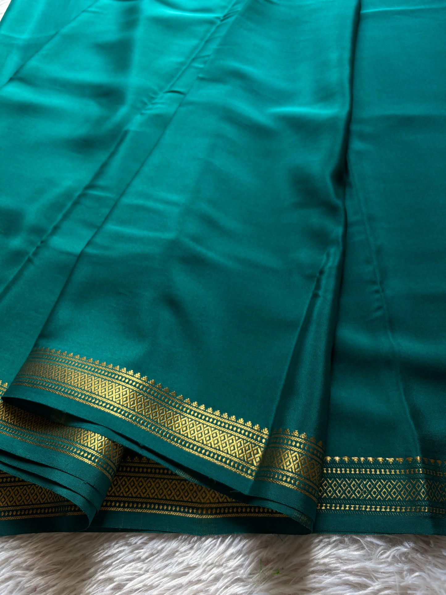 Preetha : Solid Peacock green