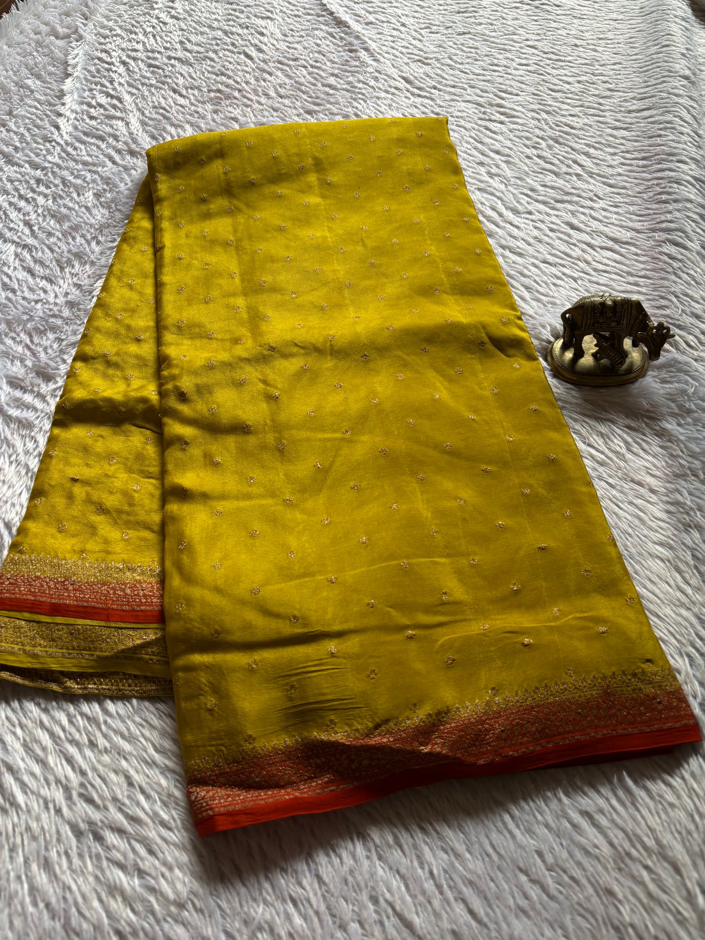 Deepali (2D) : Olive-rust orange