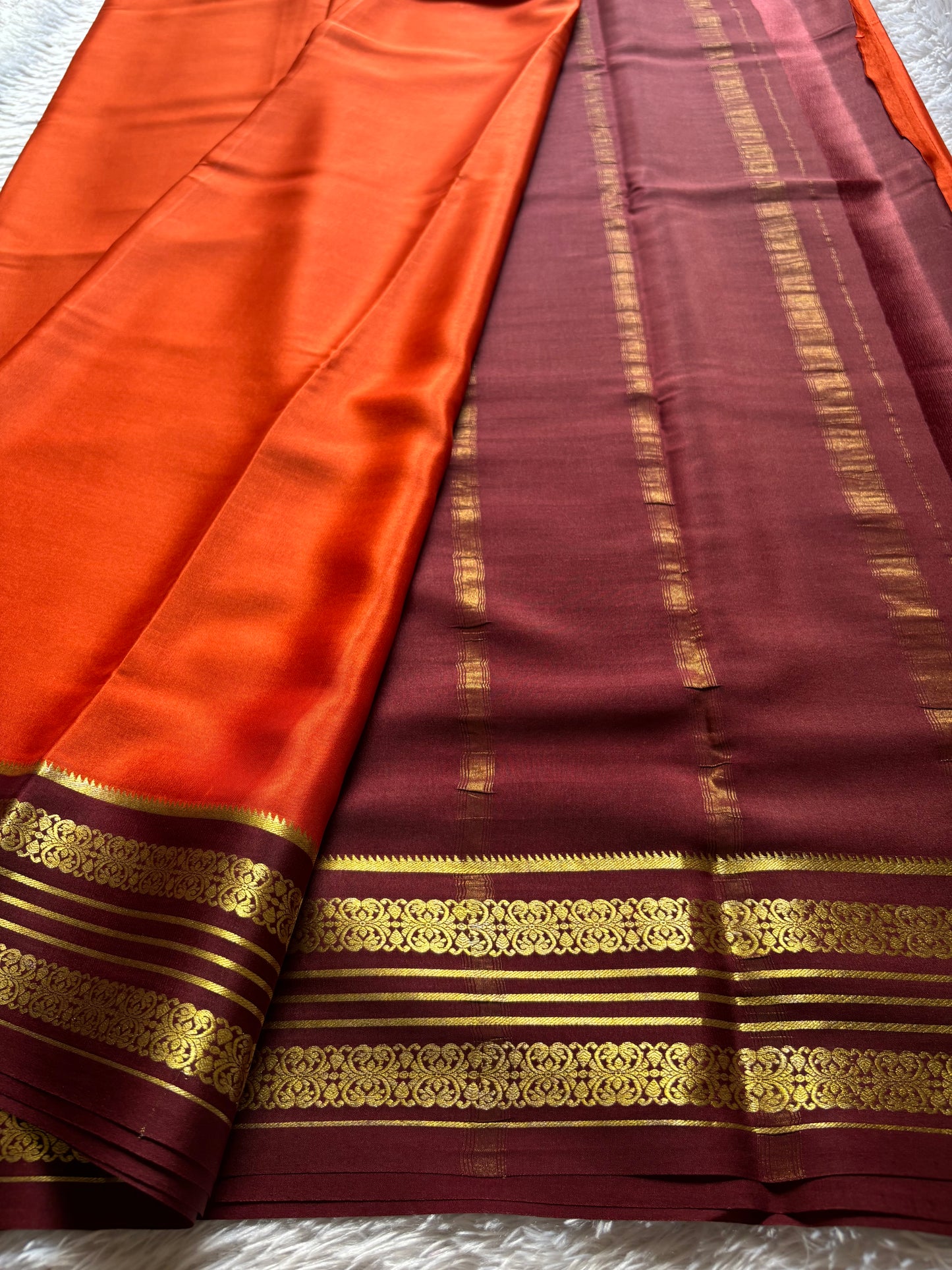 Kanchana (2D) : Orange-chocolate brown