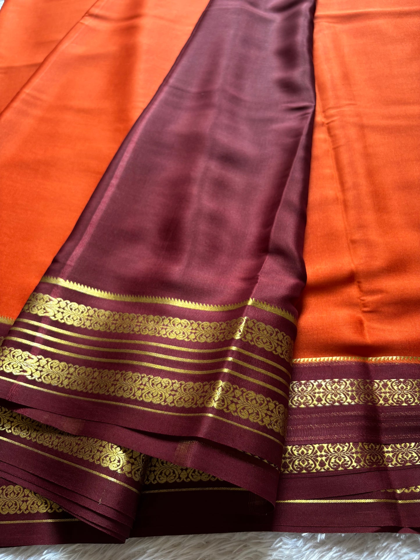 Kanchana (2D) : Orange-chocolate brown