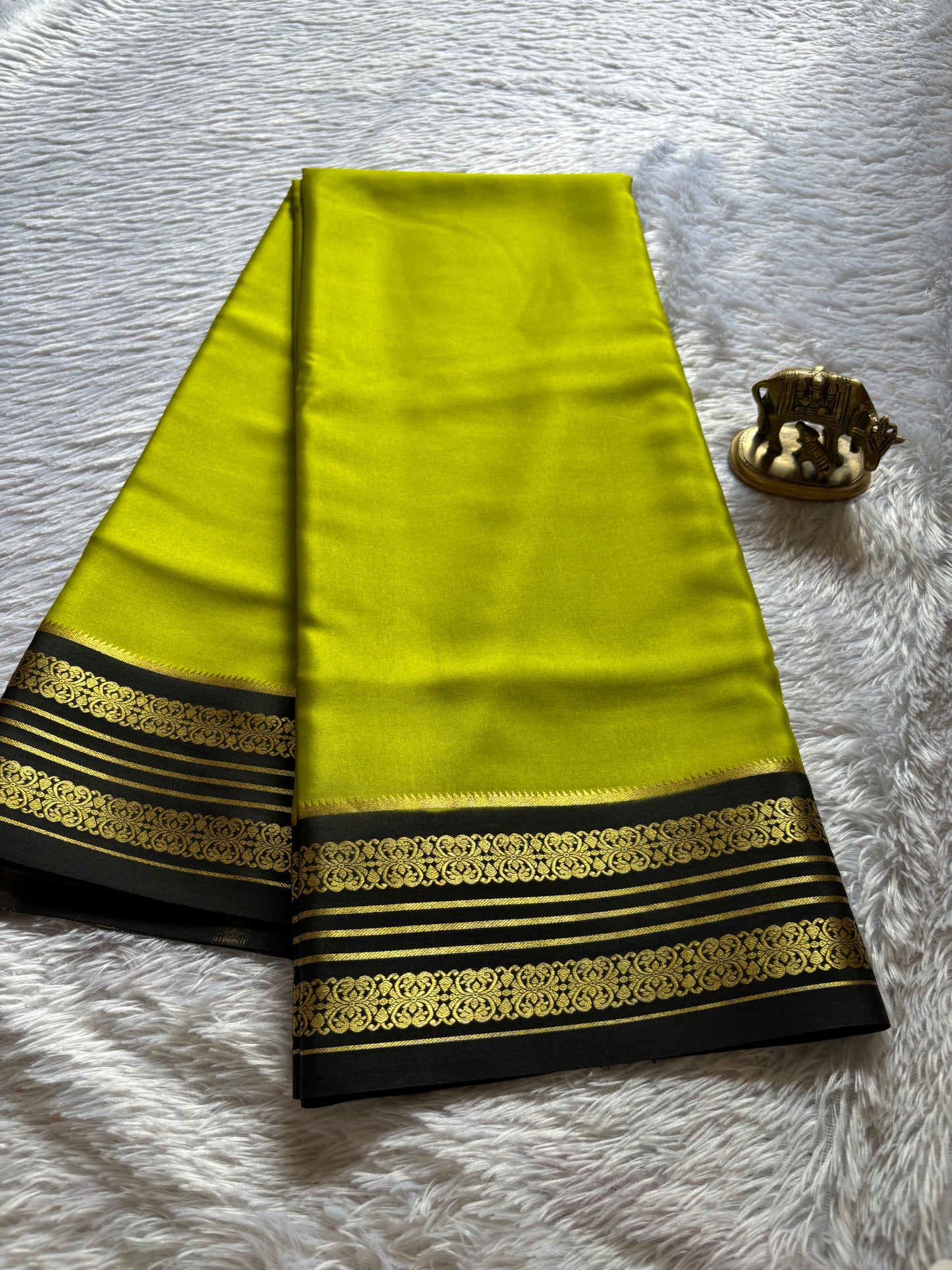 Kanchana (2D) : Olive-black