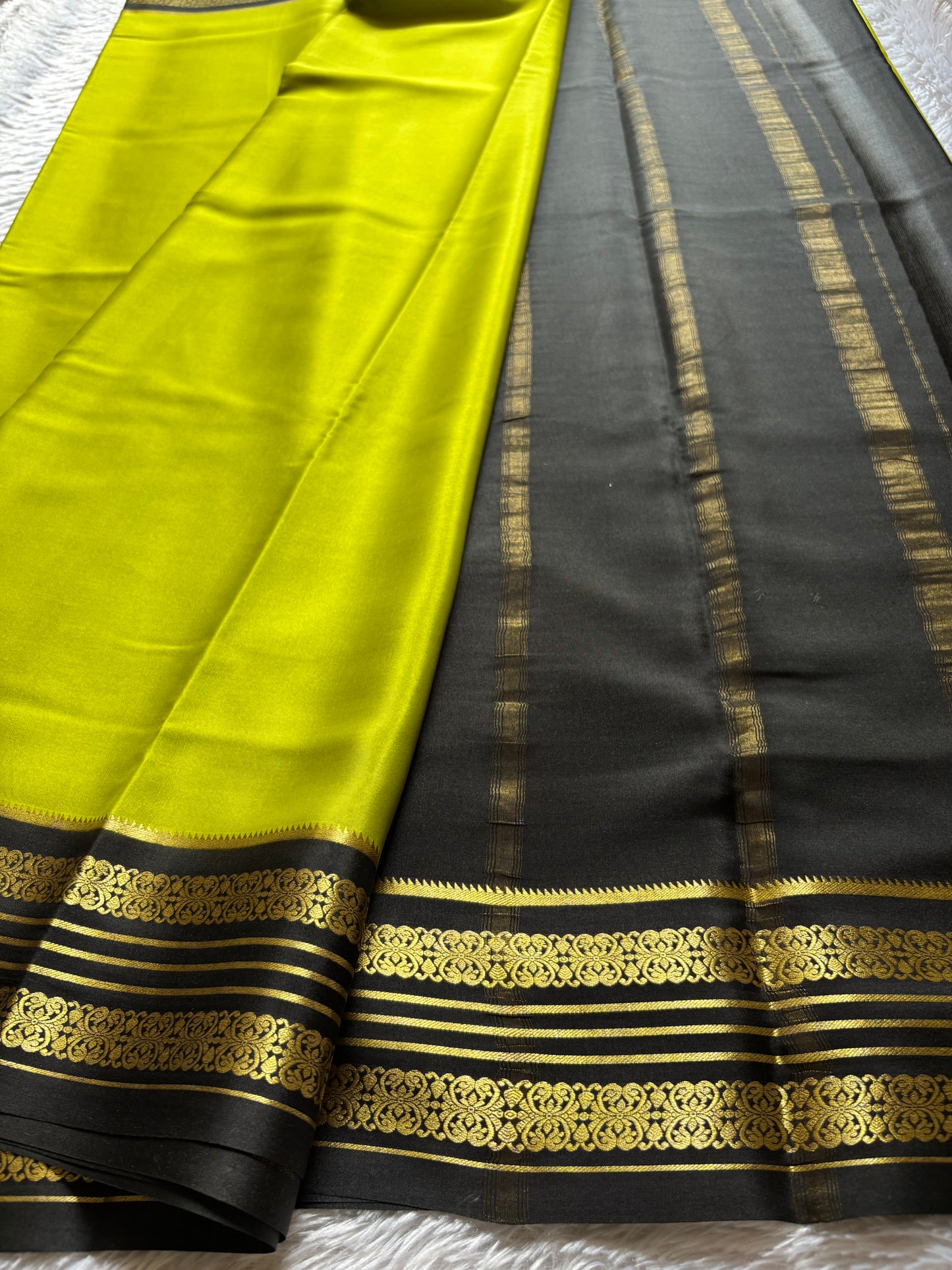 Kanchana (2D) : Olive-black