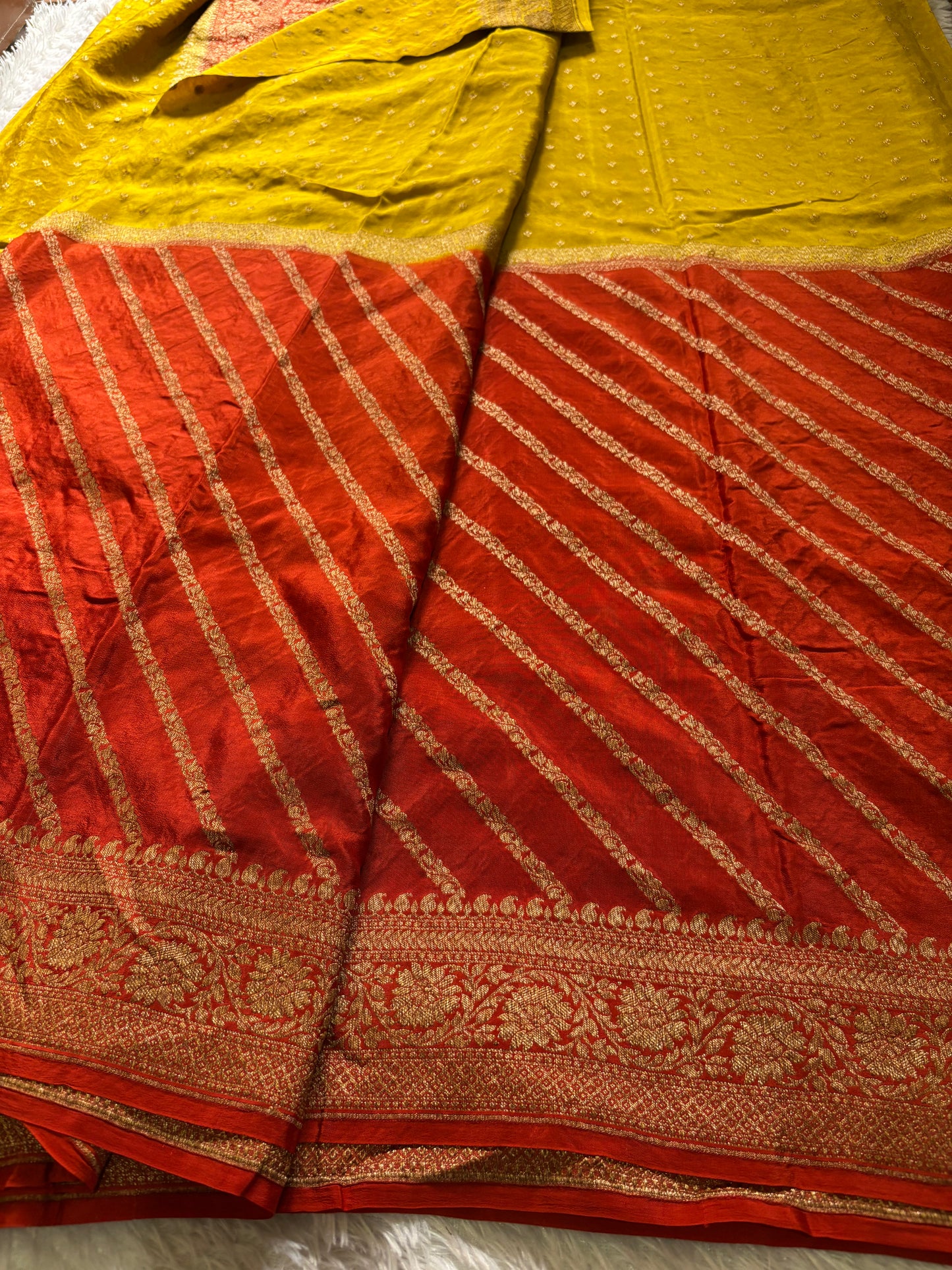 Naveena (2D) : Golden yellow-orange