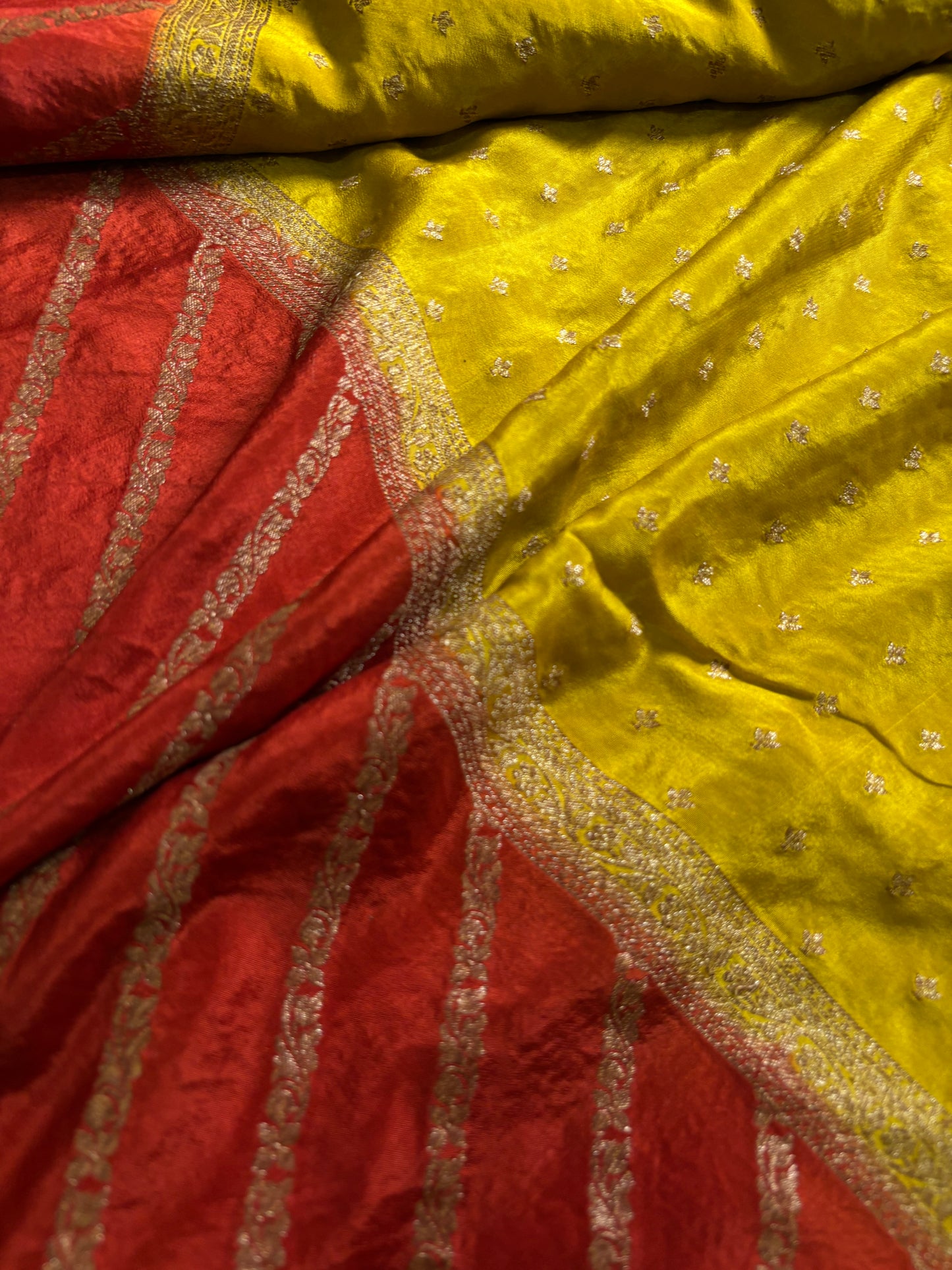 Naveena (2D) : Golden yellow-orange
