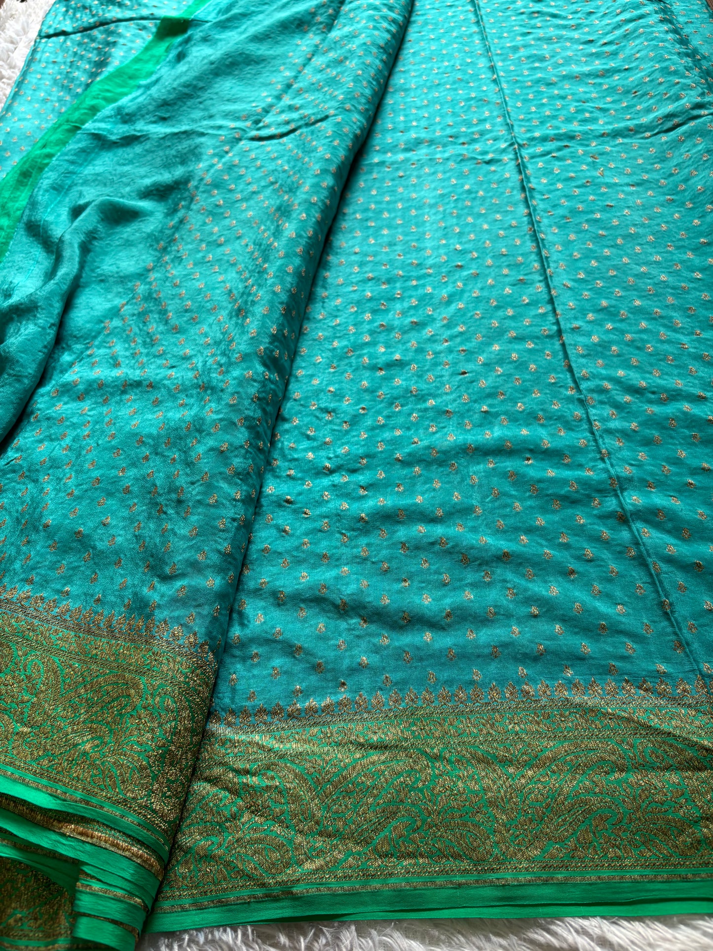 Menaka (2D) : Sea blue-sea green
