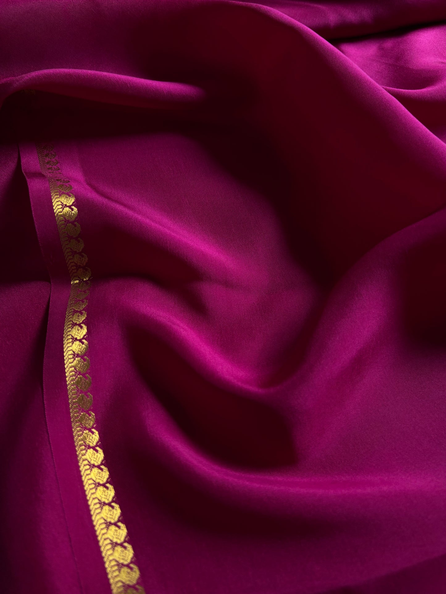 Manikya : Solid Magenta