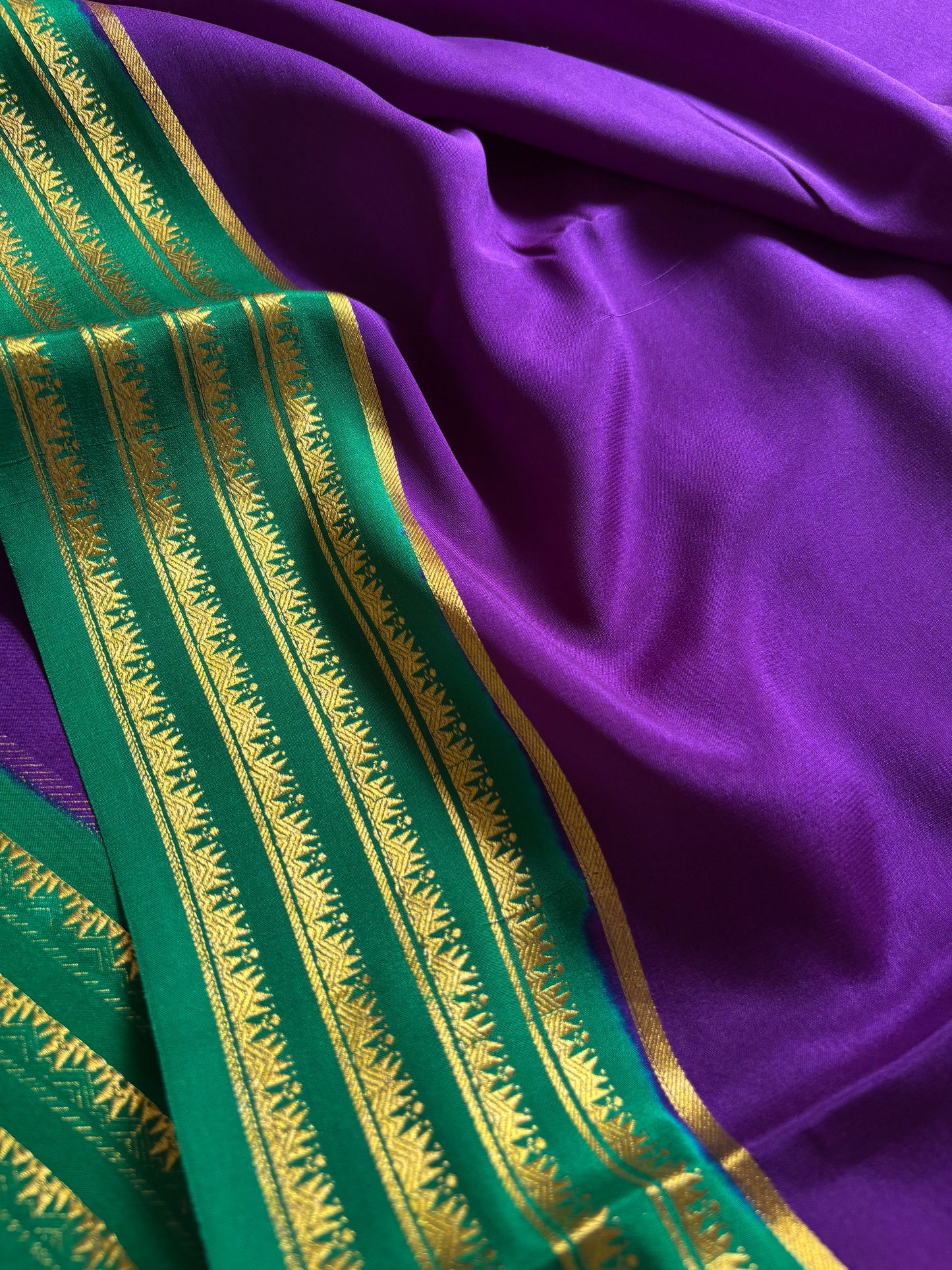 Kumuda (2D) : Purple-rama green
