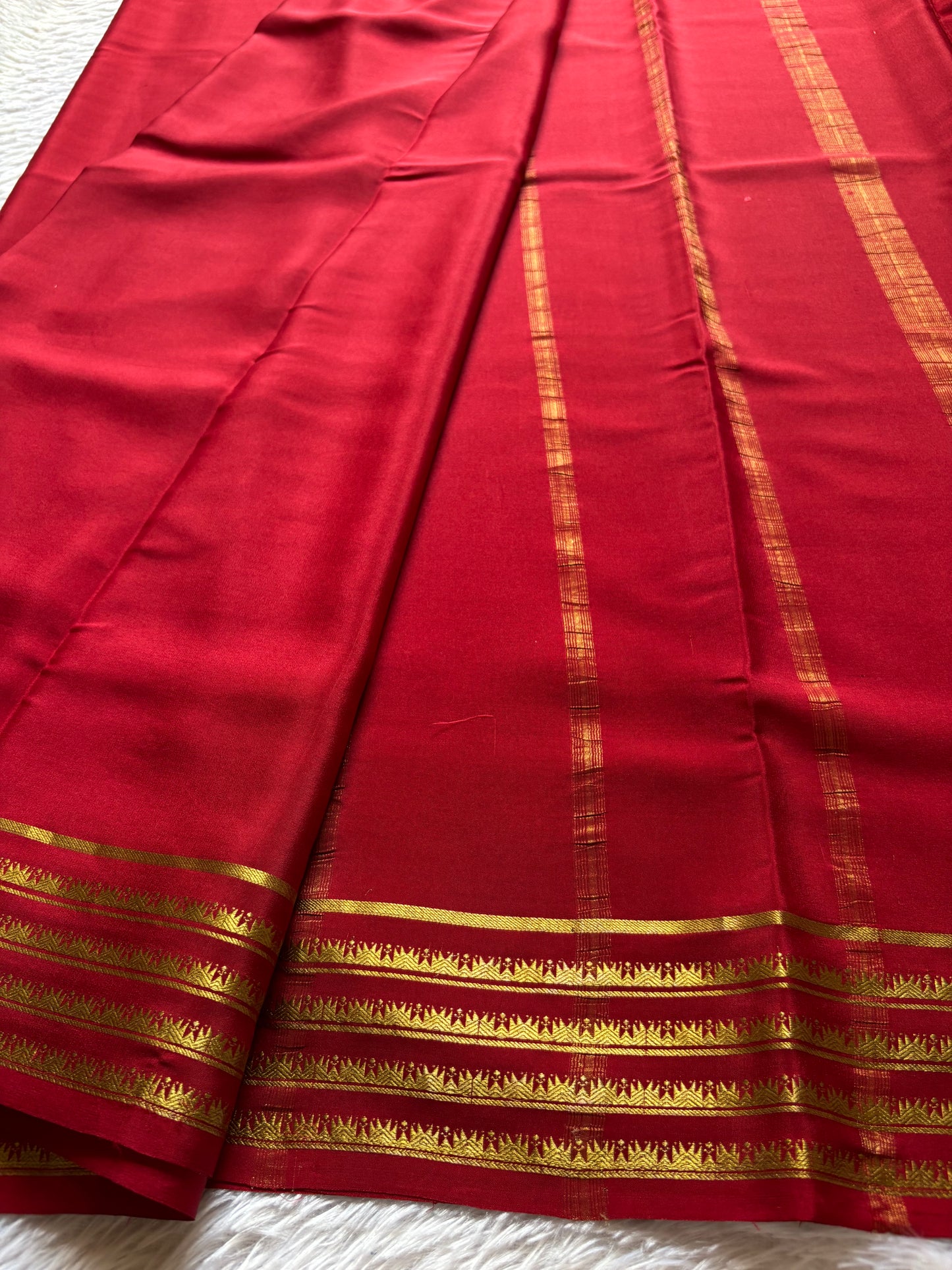 Kumuda : Solid Dark Red
