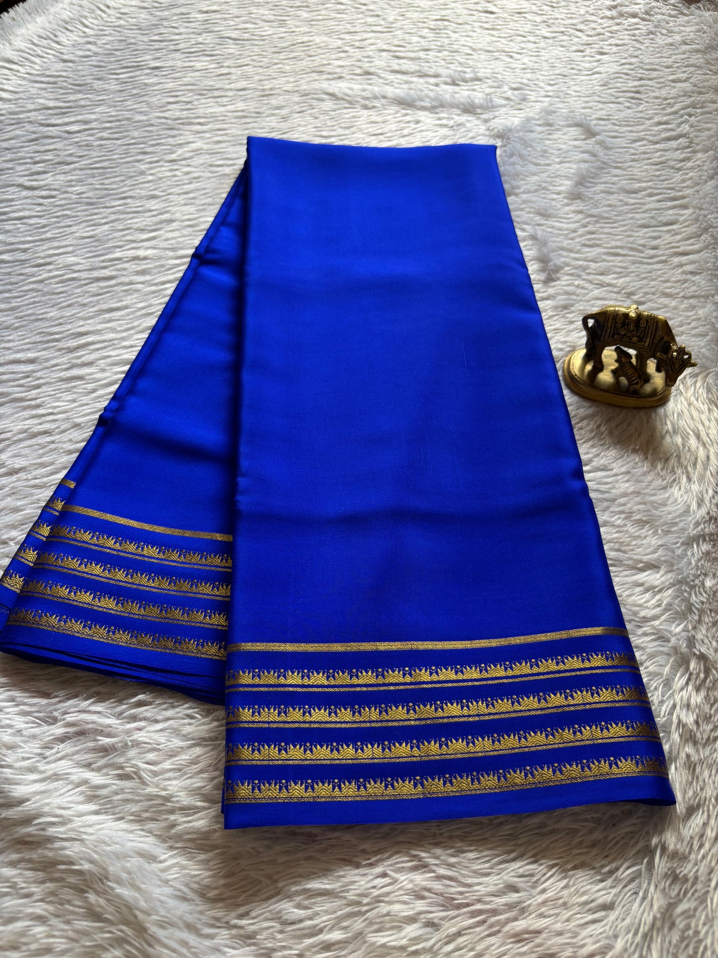 Kumuda : Solid Royal blue
