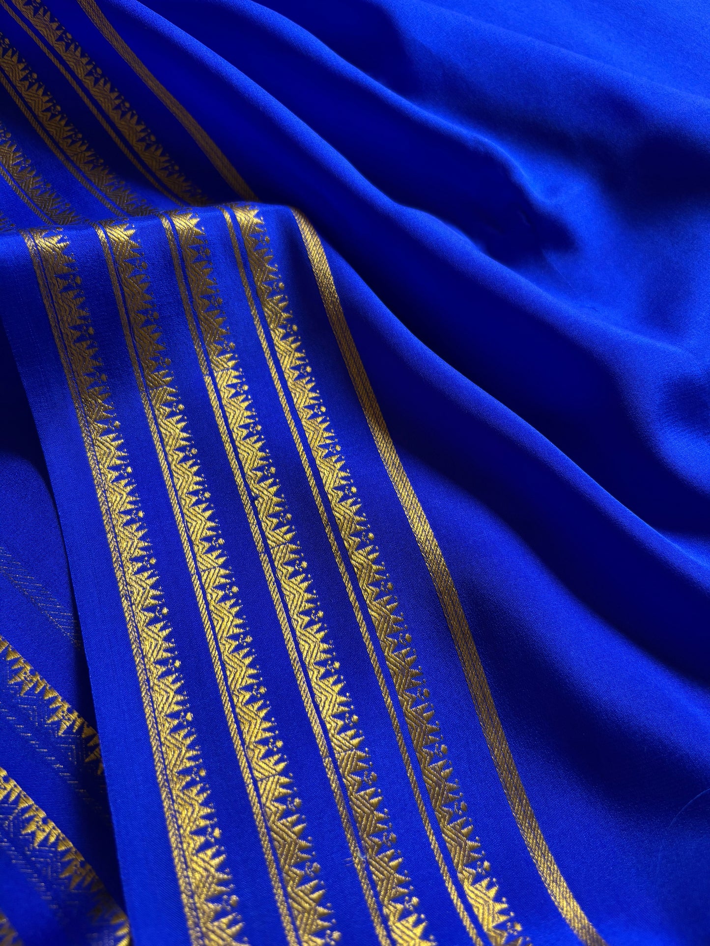 Kumuda : Solid Royal blue