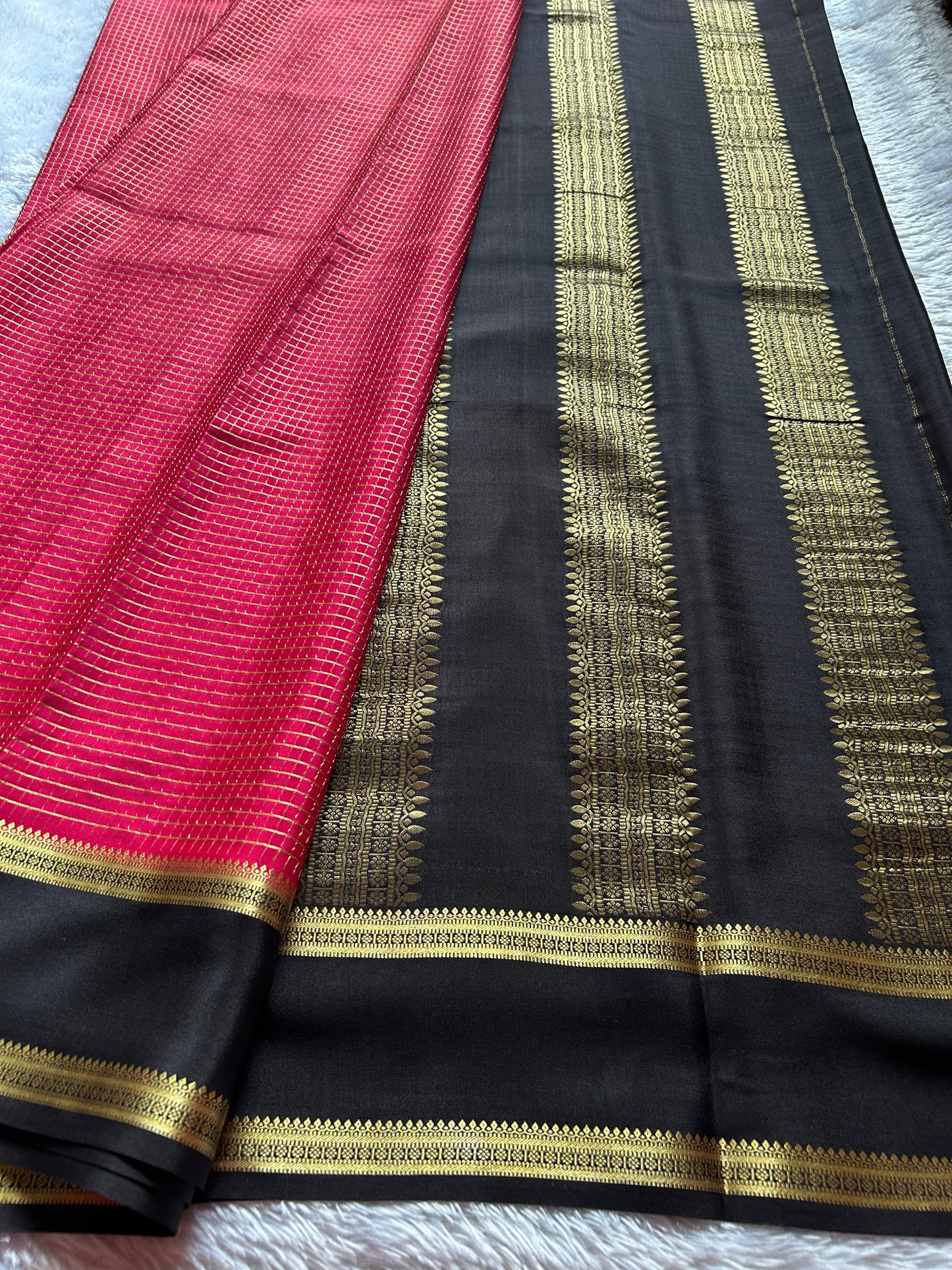 Himani (2D) : pink -black