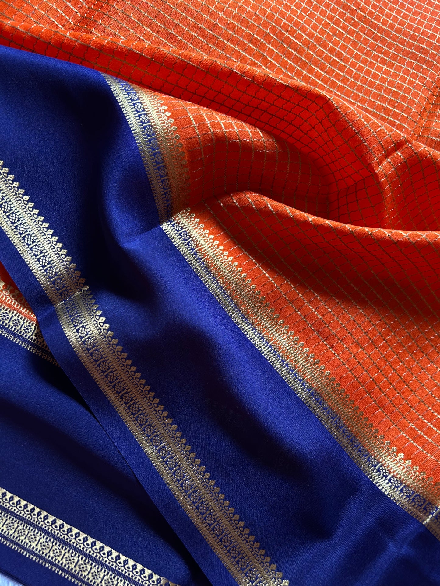 Himani (2D) : Orange-royal blue