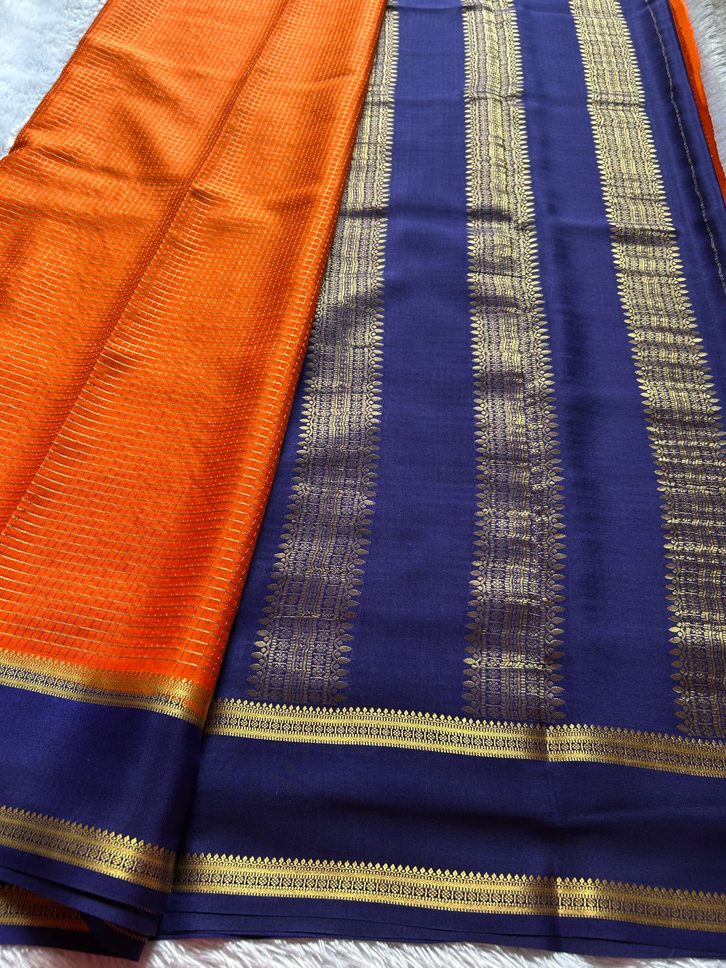 Himani (2D) : Orange-royal blue