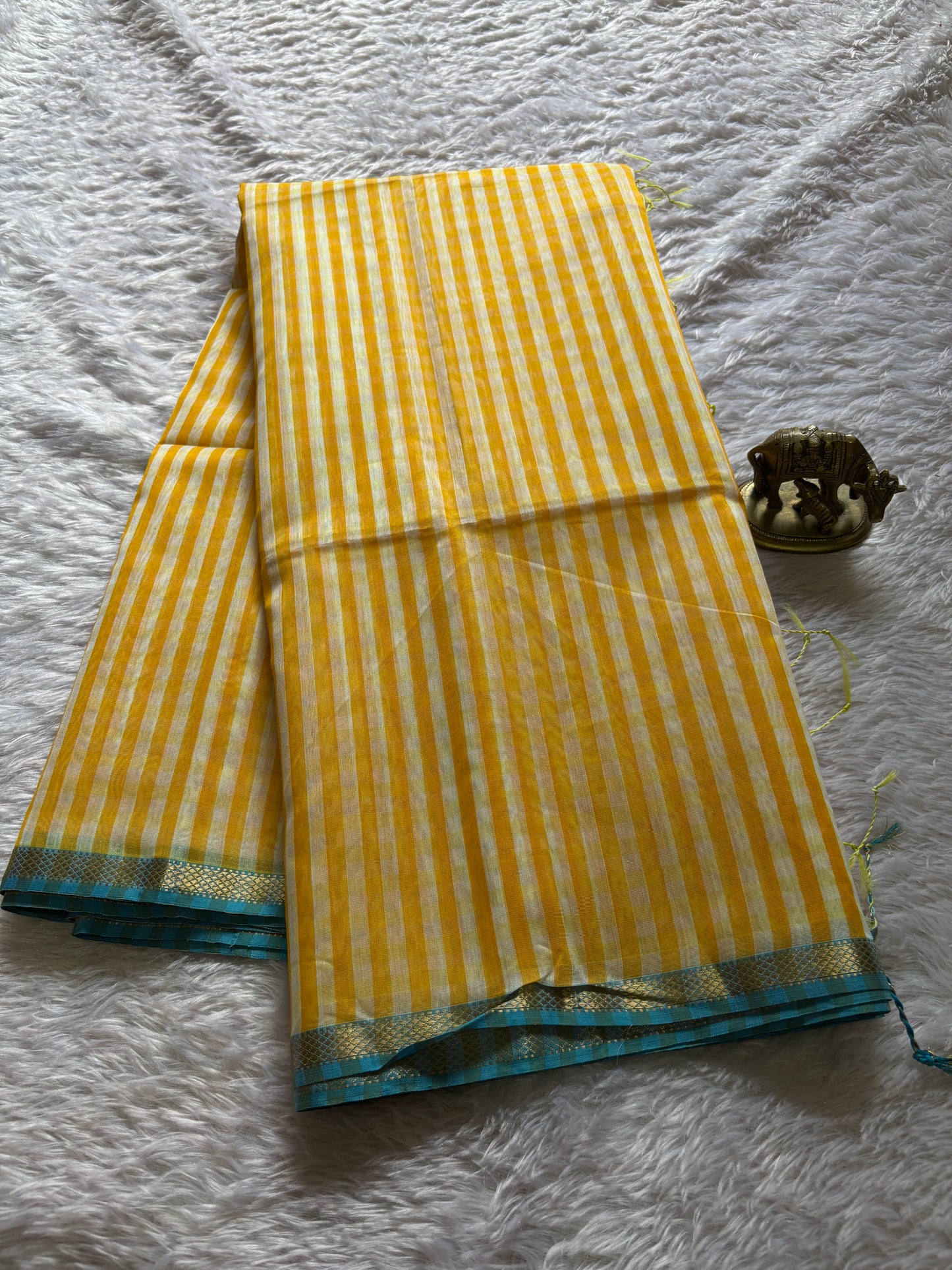 Chandini (2D) : Yellow-off white