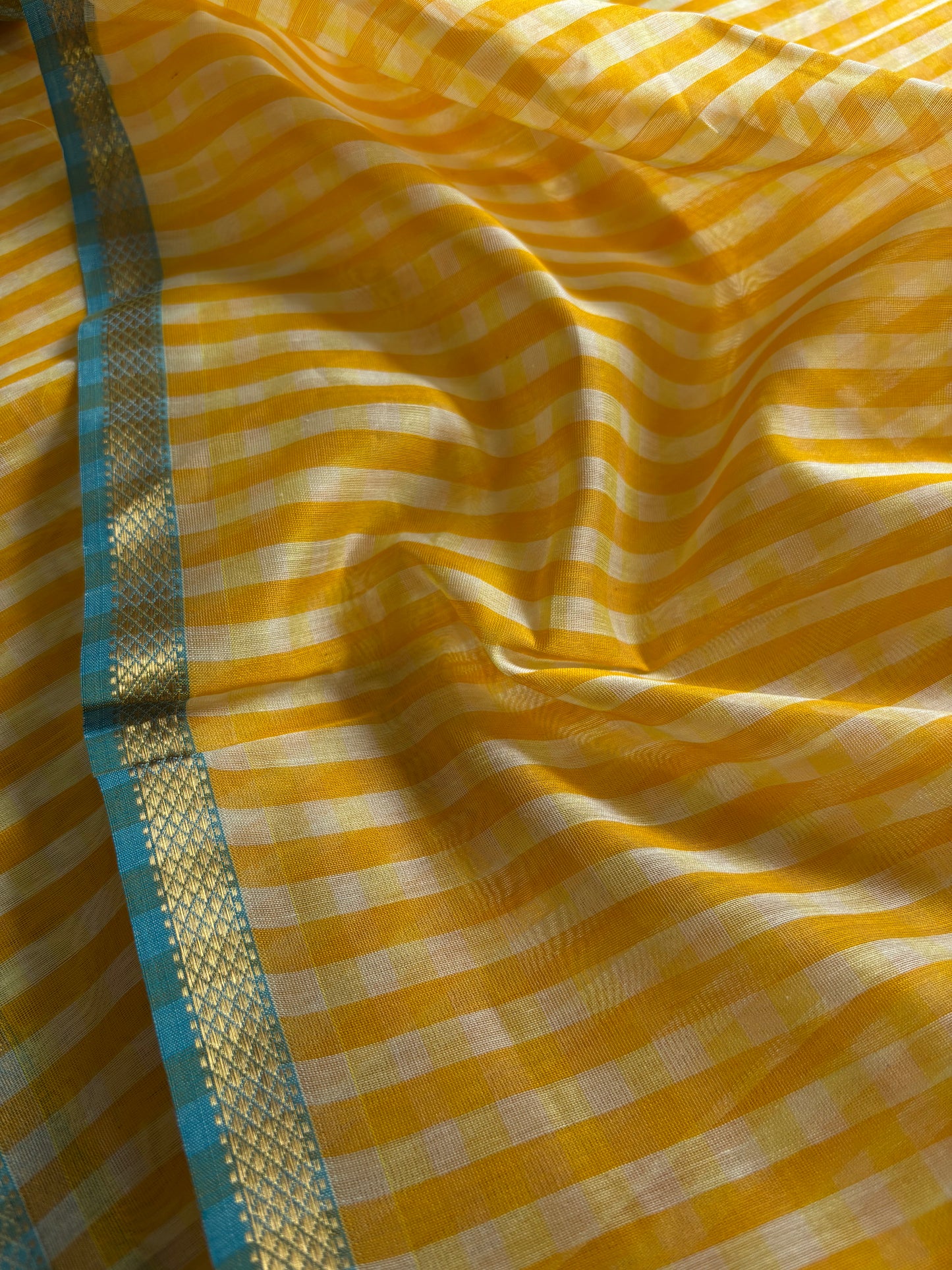 Chandini (2D) : Yellow-off white