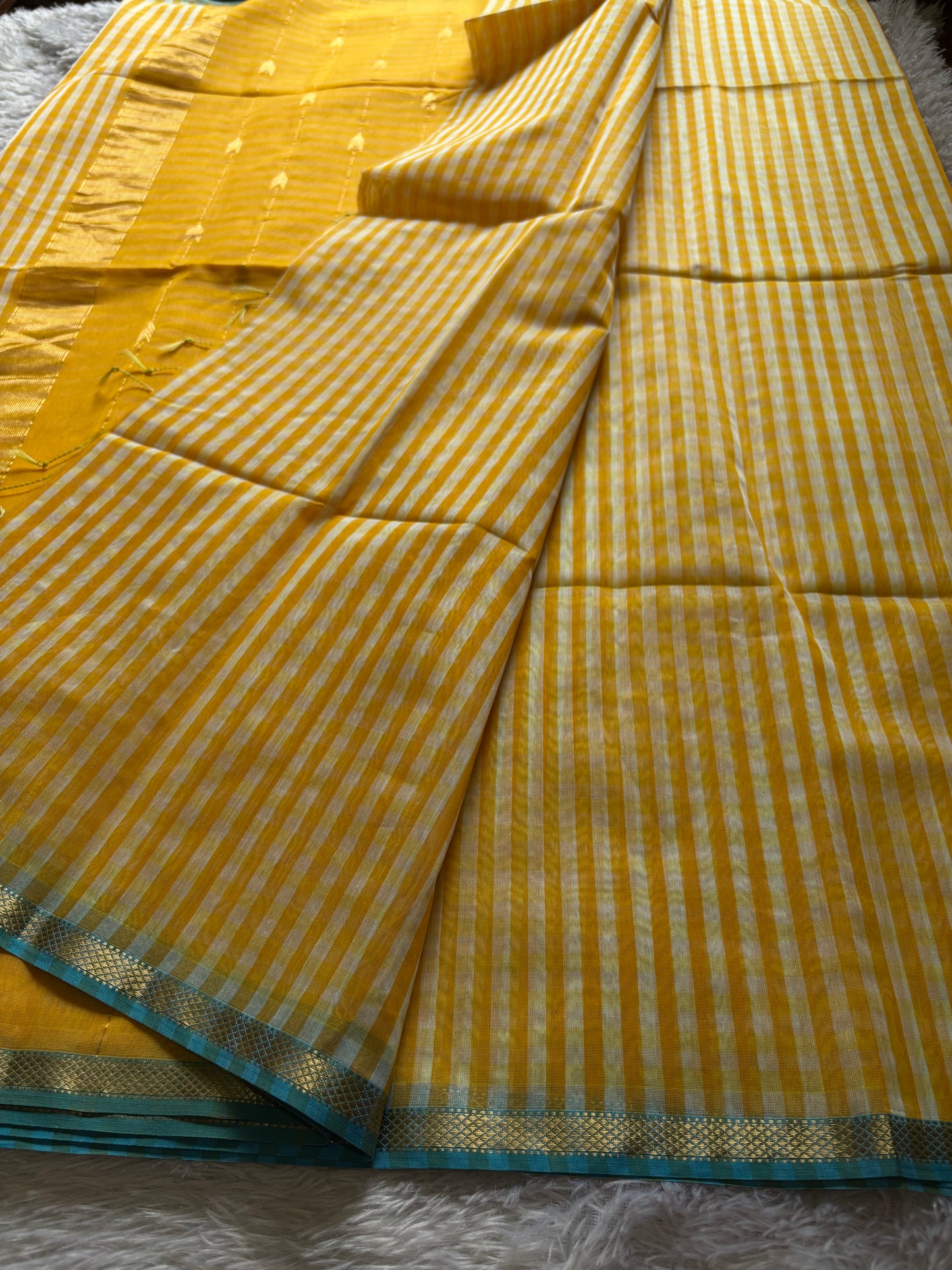 Chandini (2D) : Yellow-off white