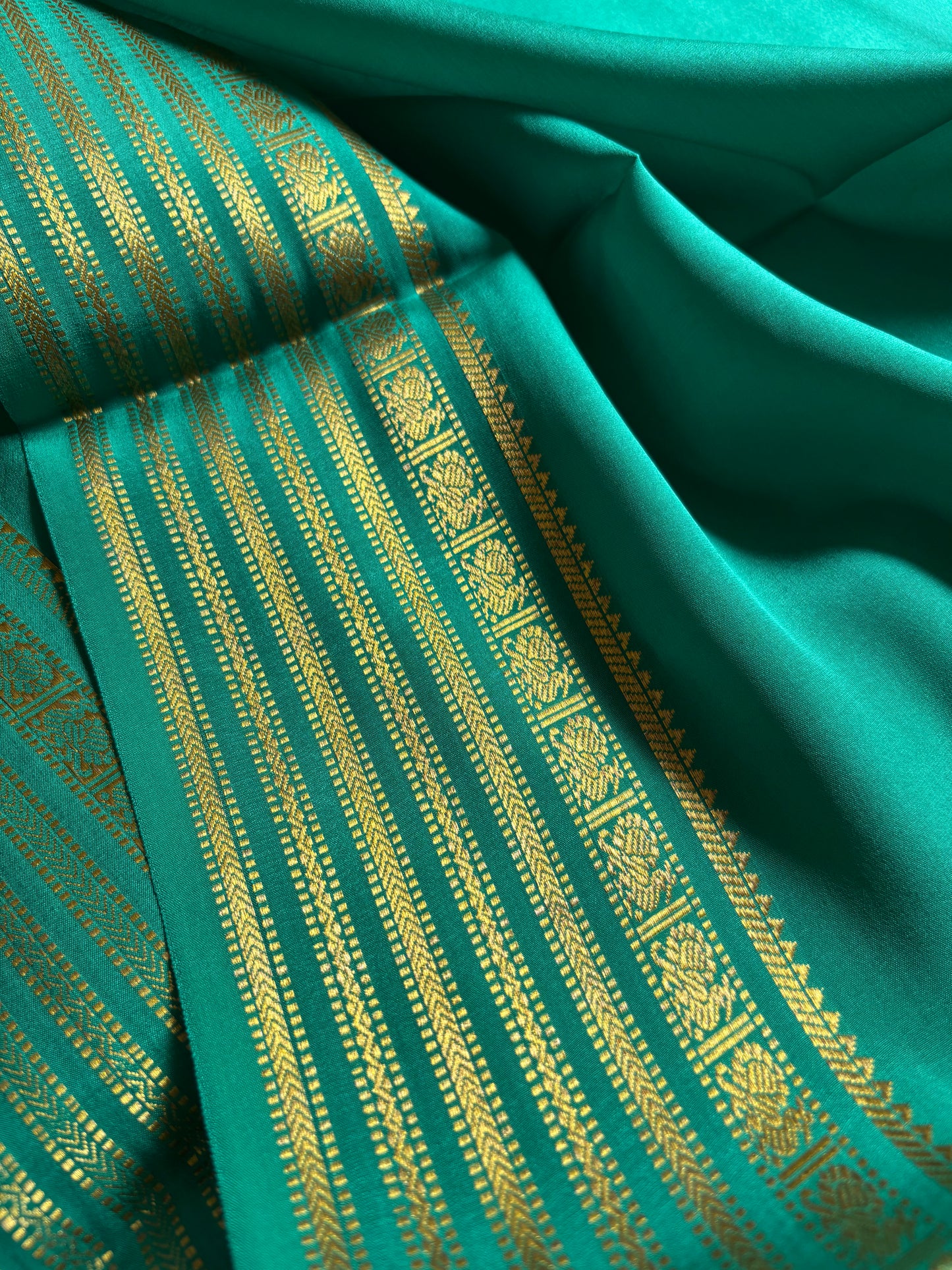 Soujanya : Solid Turquoise